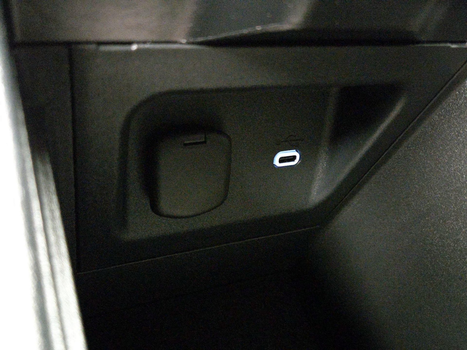 2026 Toyota RAV4 XSE - Photo 19