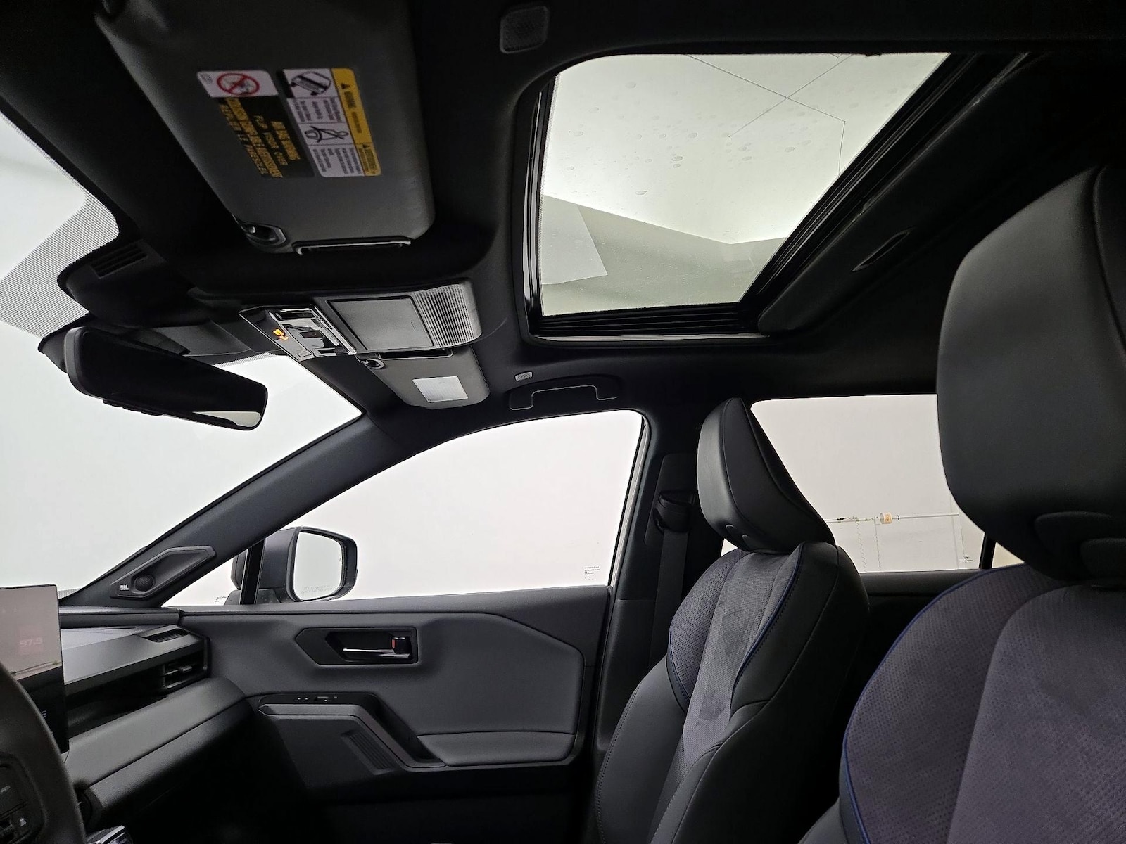 2026 Toyota RAV4 XSE - Photo 20