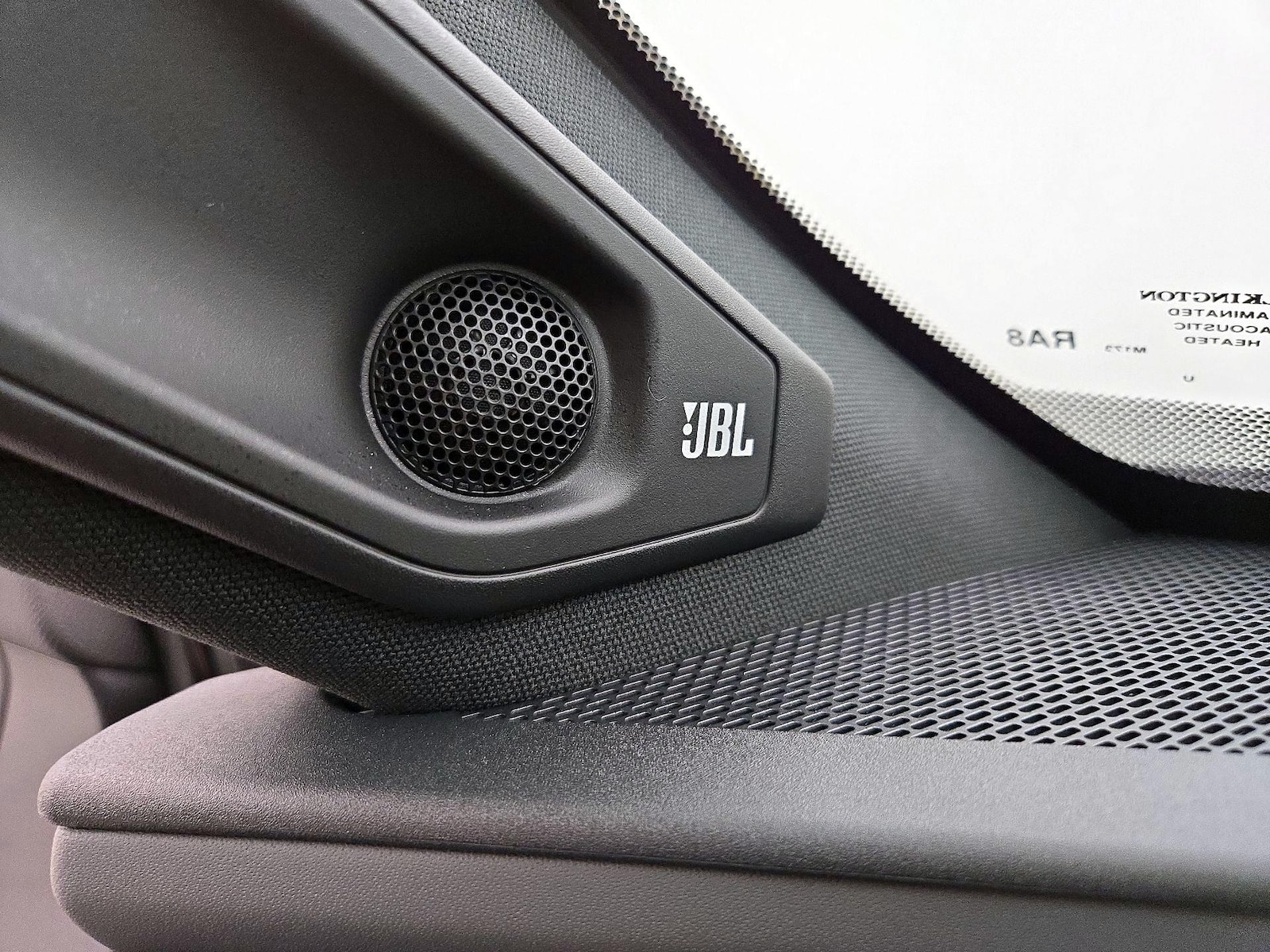 2026 Toyota RAV4 XSE - Photo 24