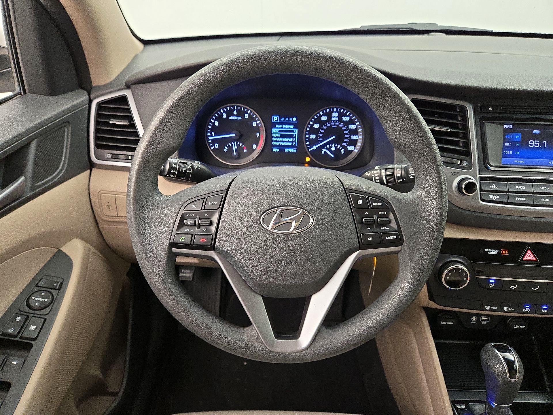 Thumbnail: 2016 Hyundai Tucson - 10