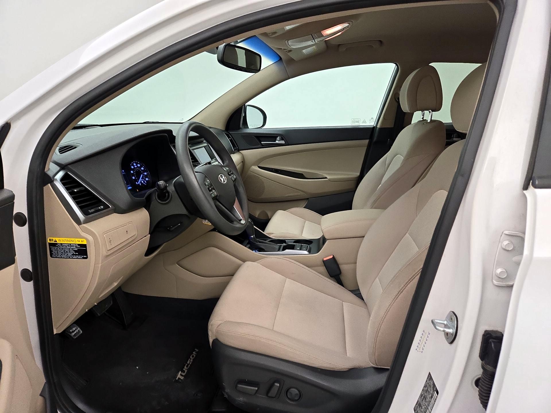 Thumbnail: 2016 Hyundai Tucson - 11
