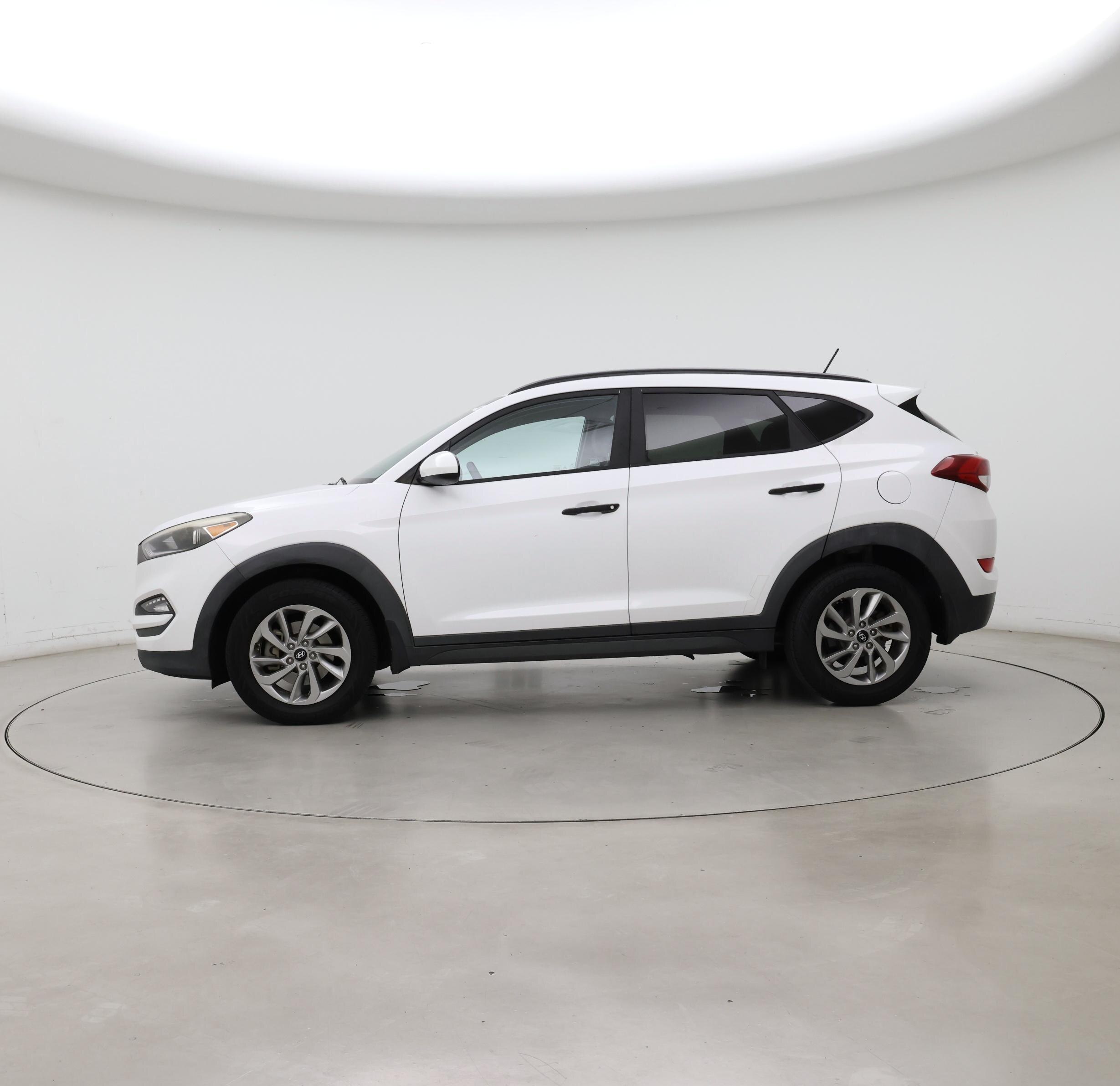 Thumbnail: 2016 Hyundai Tucson - 3