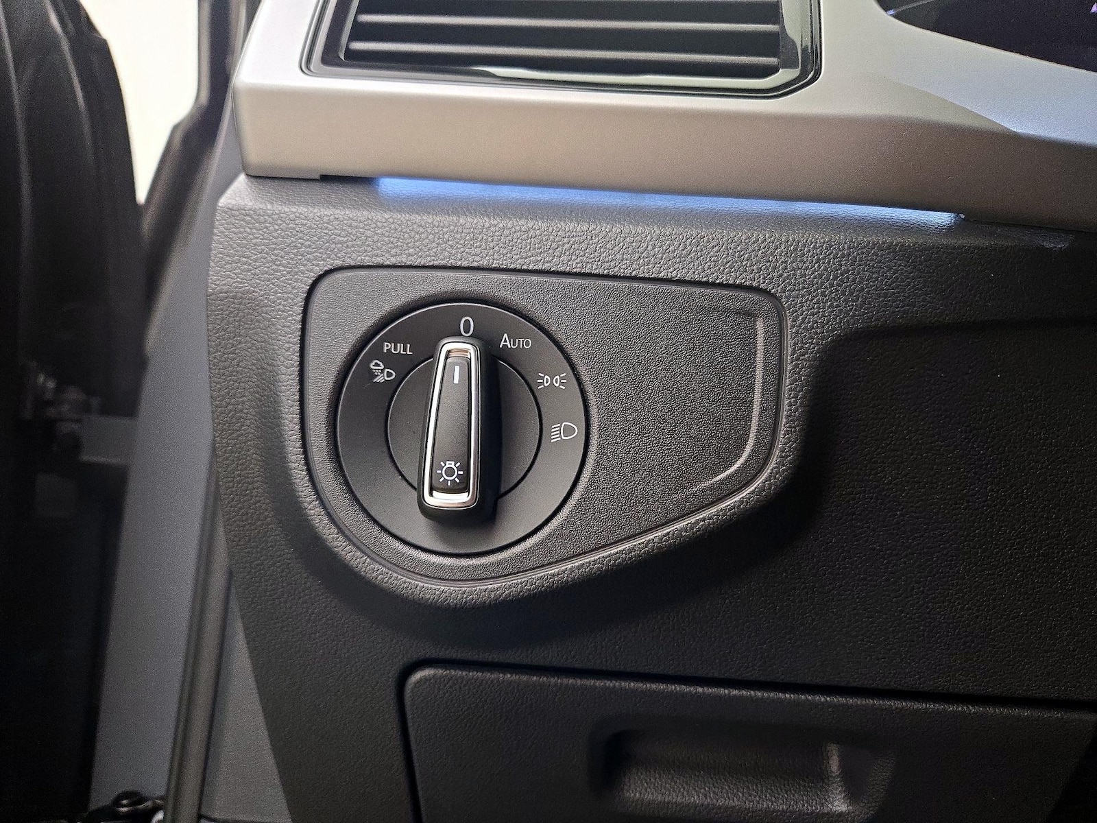 2021 Volkswagen Atlas Cross Sport SEL Premium R-Line - Photo 14