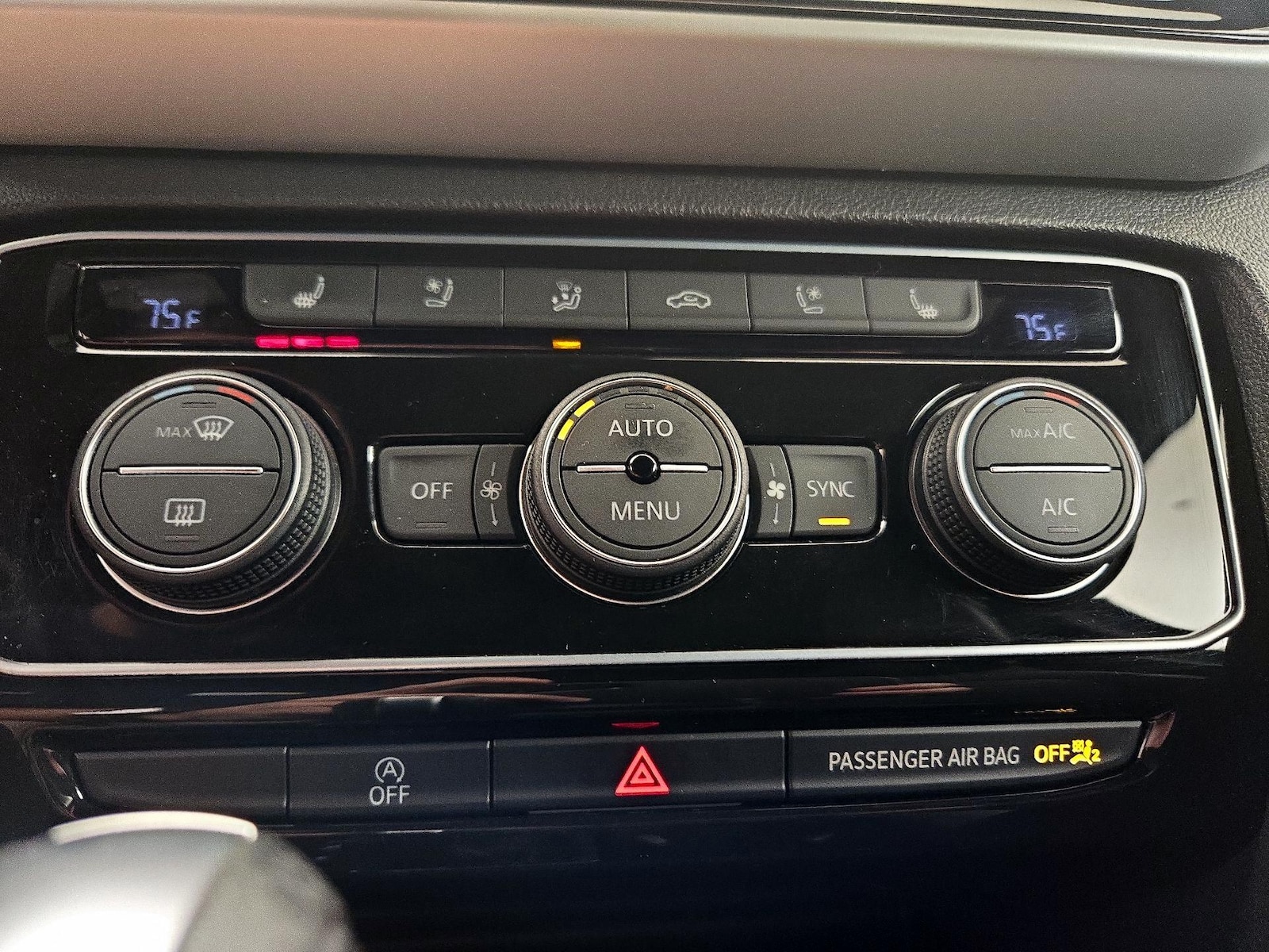 2021 Volkswagen Atlas Cross Sport SEL Premium R-Line - Photo 18
