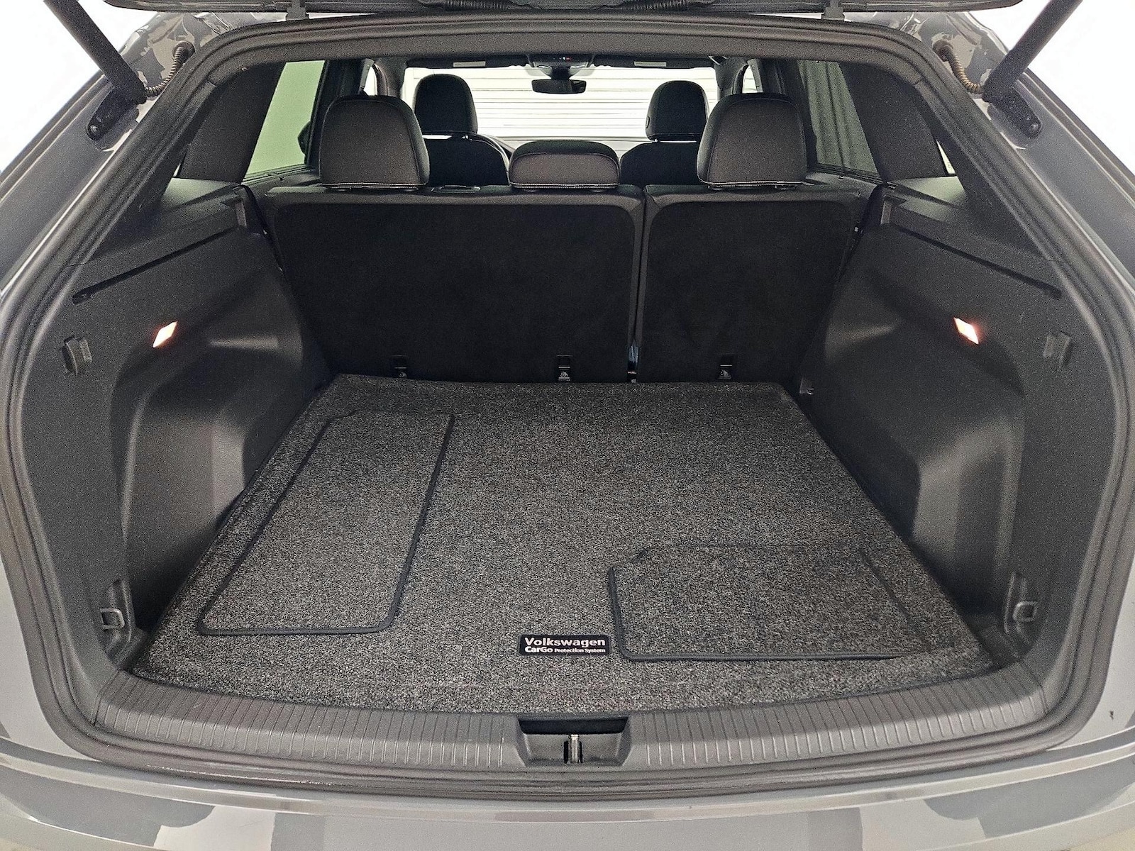 2021 Volkswagen Atlas Cross Sport SEL Premium R-Line - Photo 23