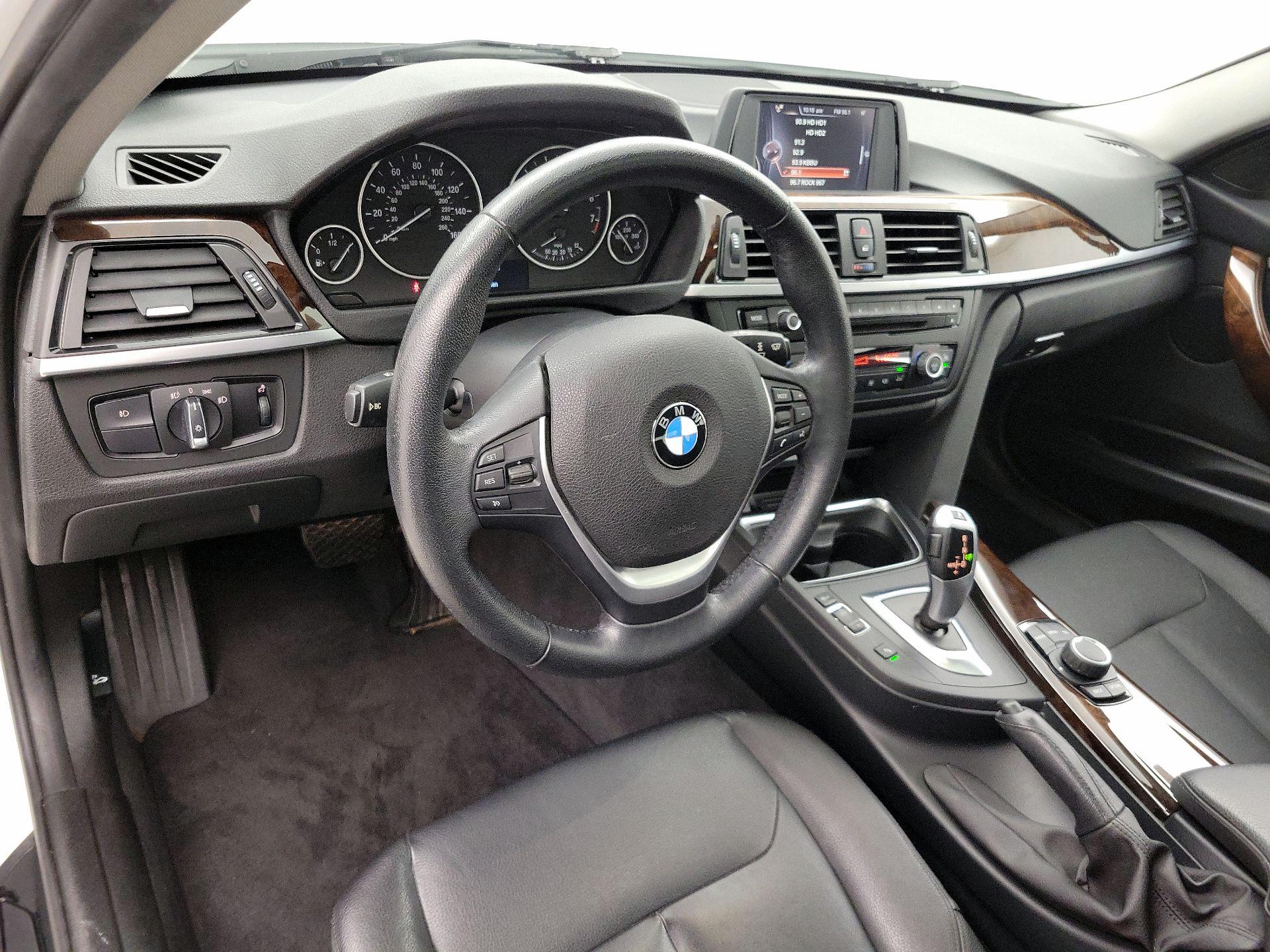 Thumbnail: 2015 BMW 3 Series - 9