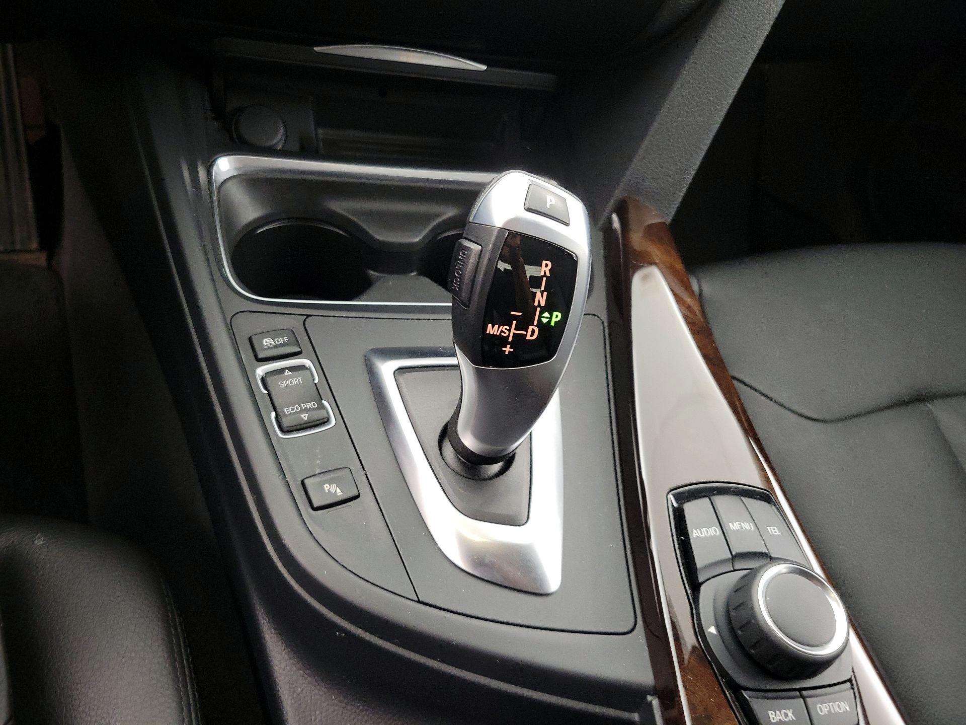Thumbnail: 2015 BMW 3 Series - 17