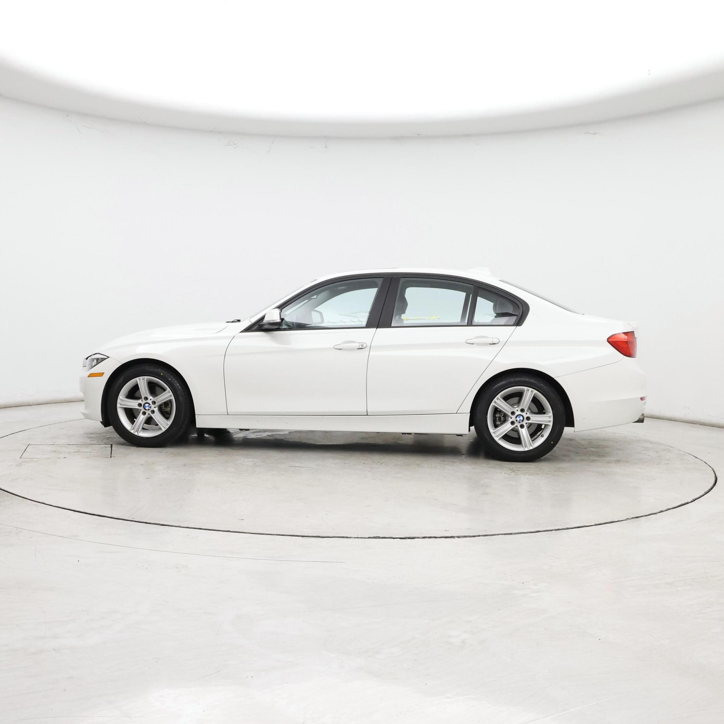 Thumbnail: 2015 BMW 3 Series - 3