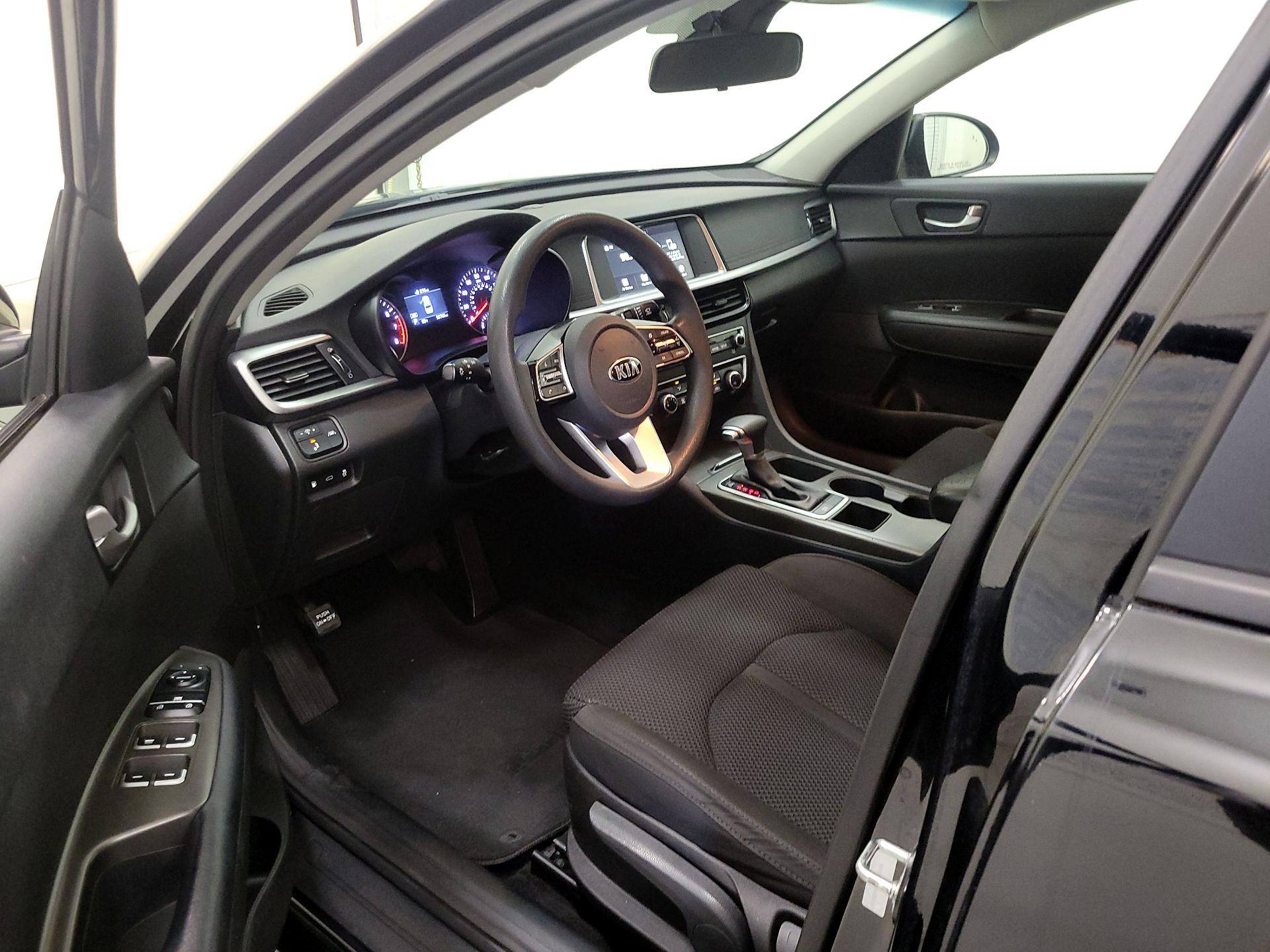 Thumbnail: 2019 Kia Optima - 11