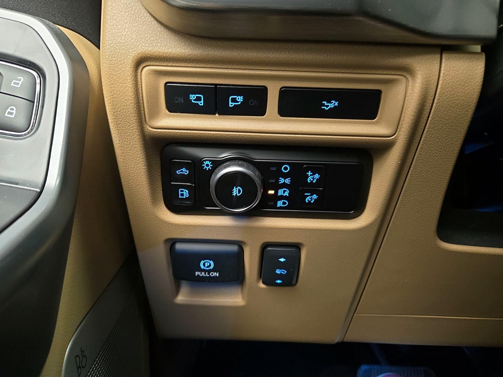 2023 Ford F-150 Lariat - Photo 14