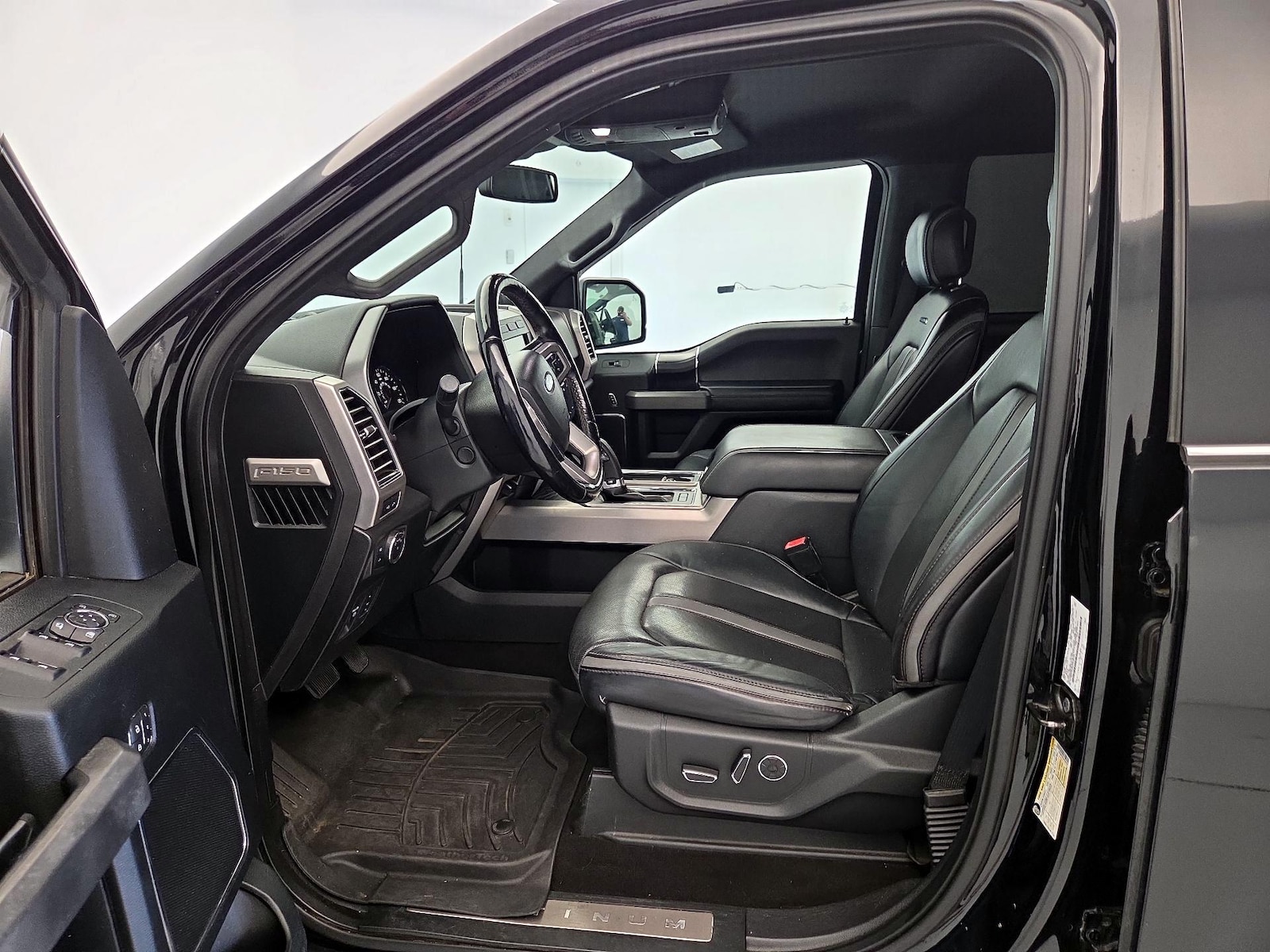 2018 Ford F-150 Platinum - Photo 12