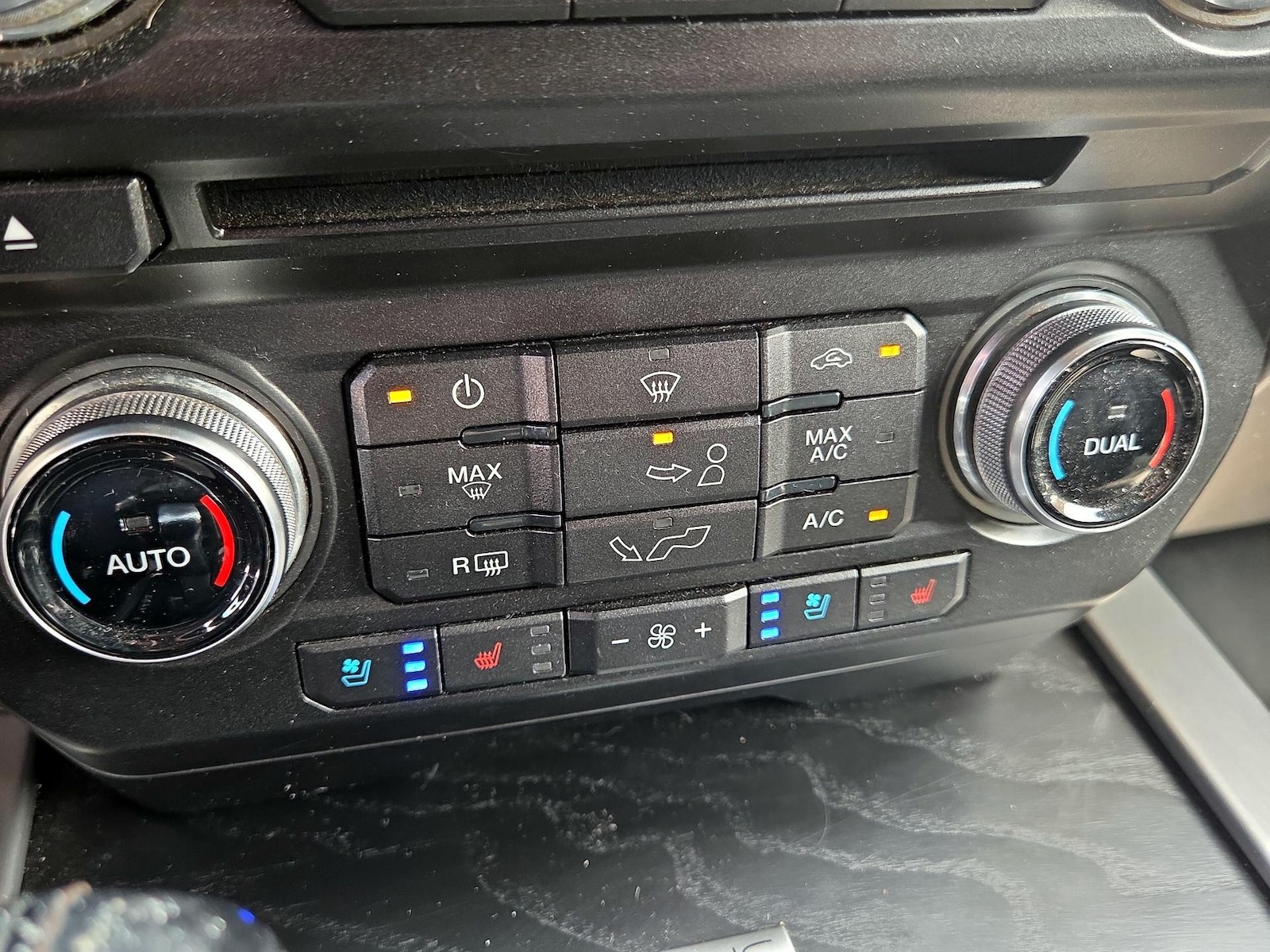 2018 Ford F-150 Platinum - Photo 18