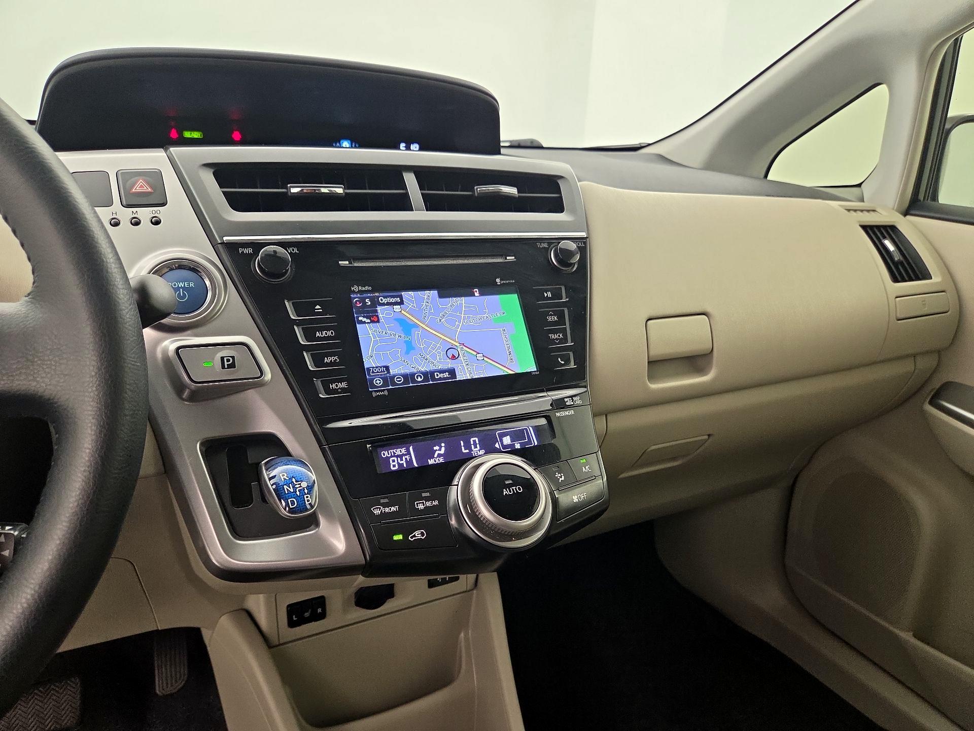 Thumbnail: 2017 Toyota Prius v - 14