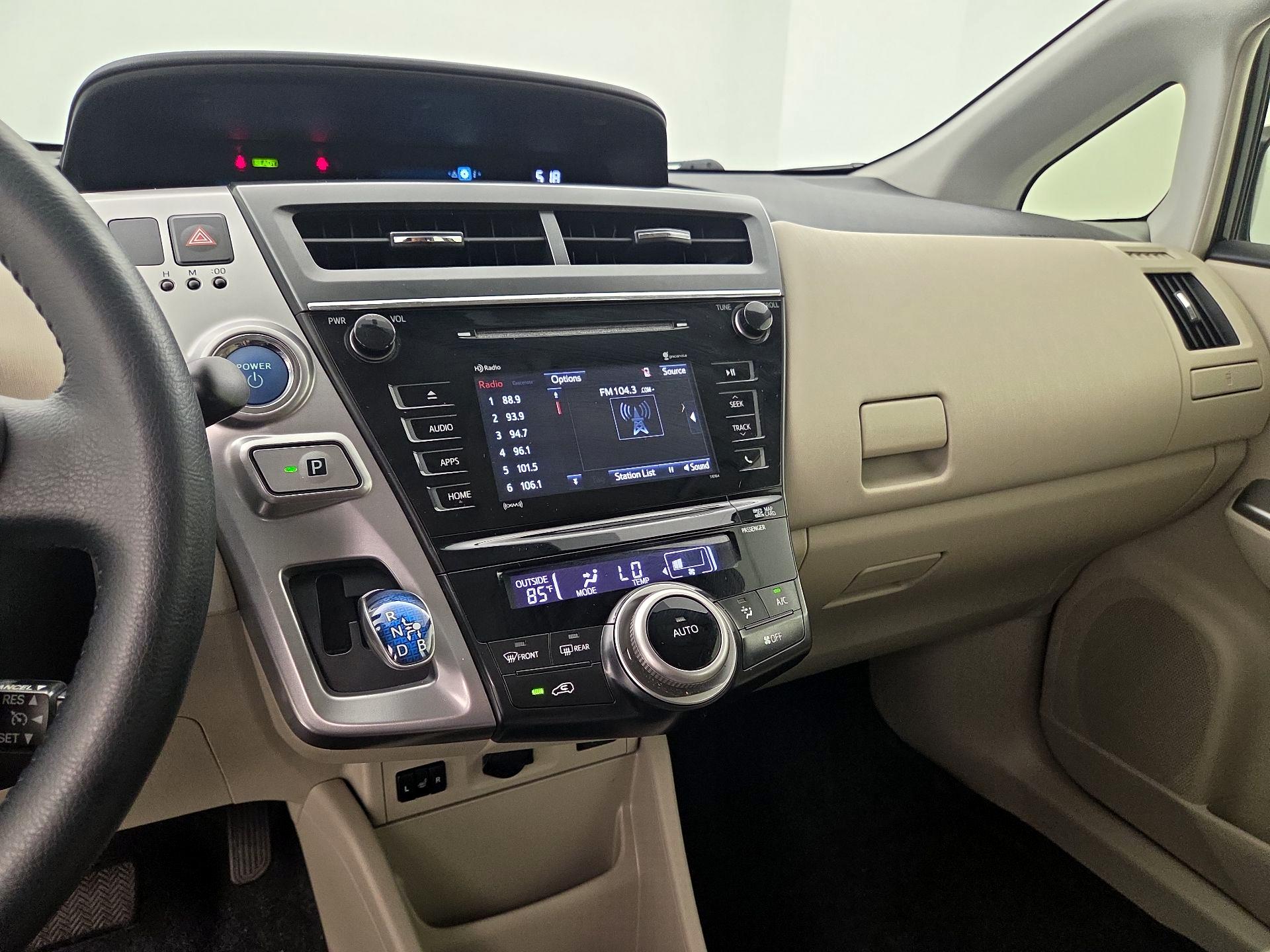 Thumbnail: 2017 Toyota Prius v - 16