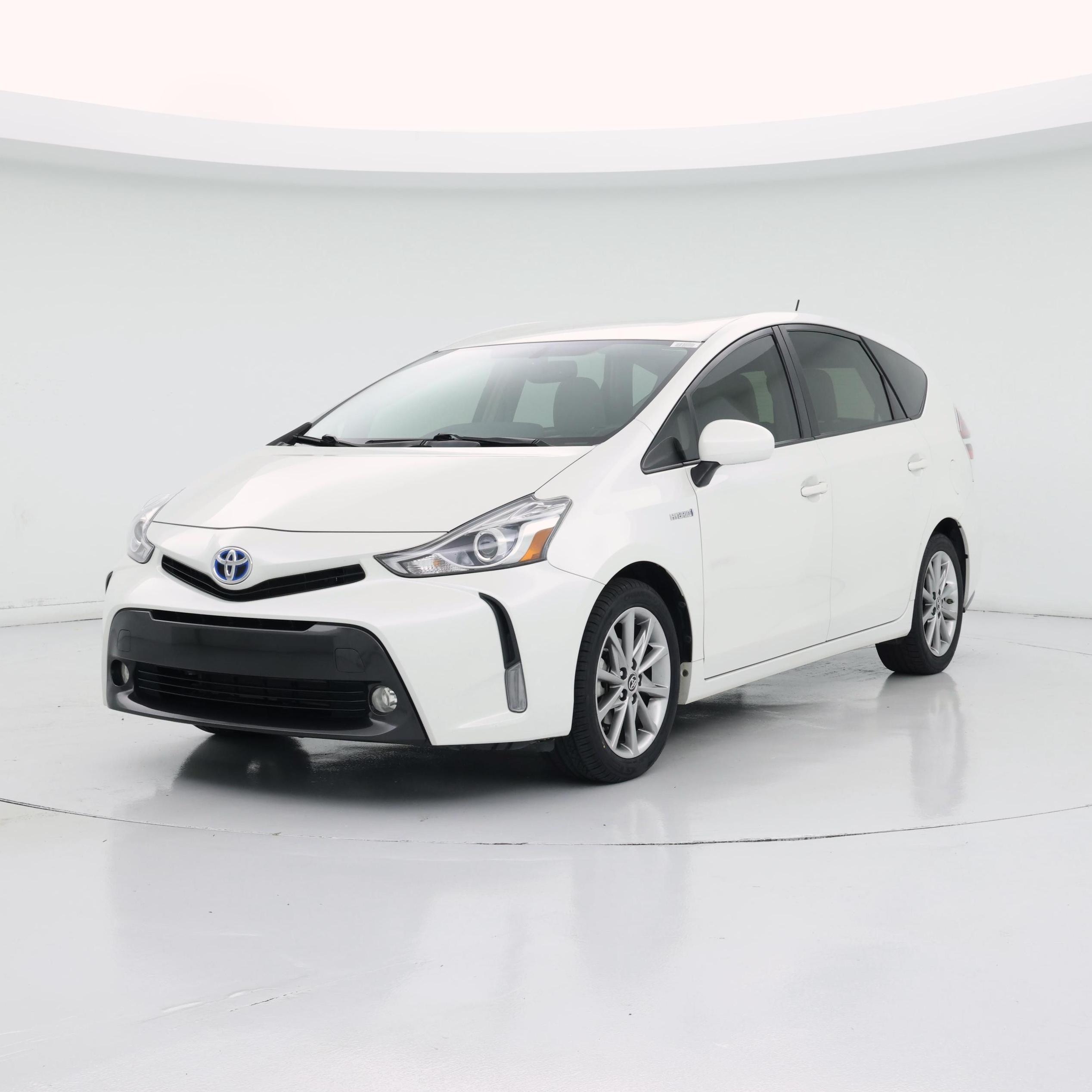 Thumbnail: 2017 Toyota Prius v - 4