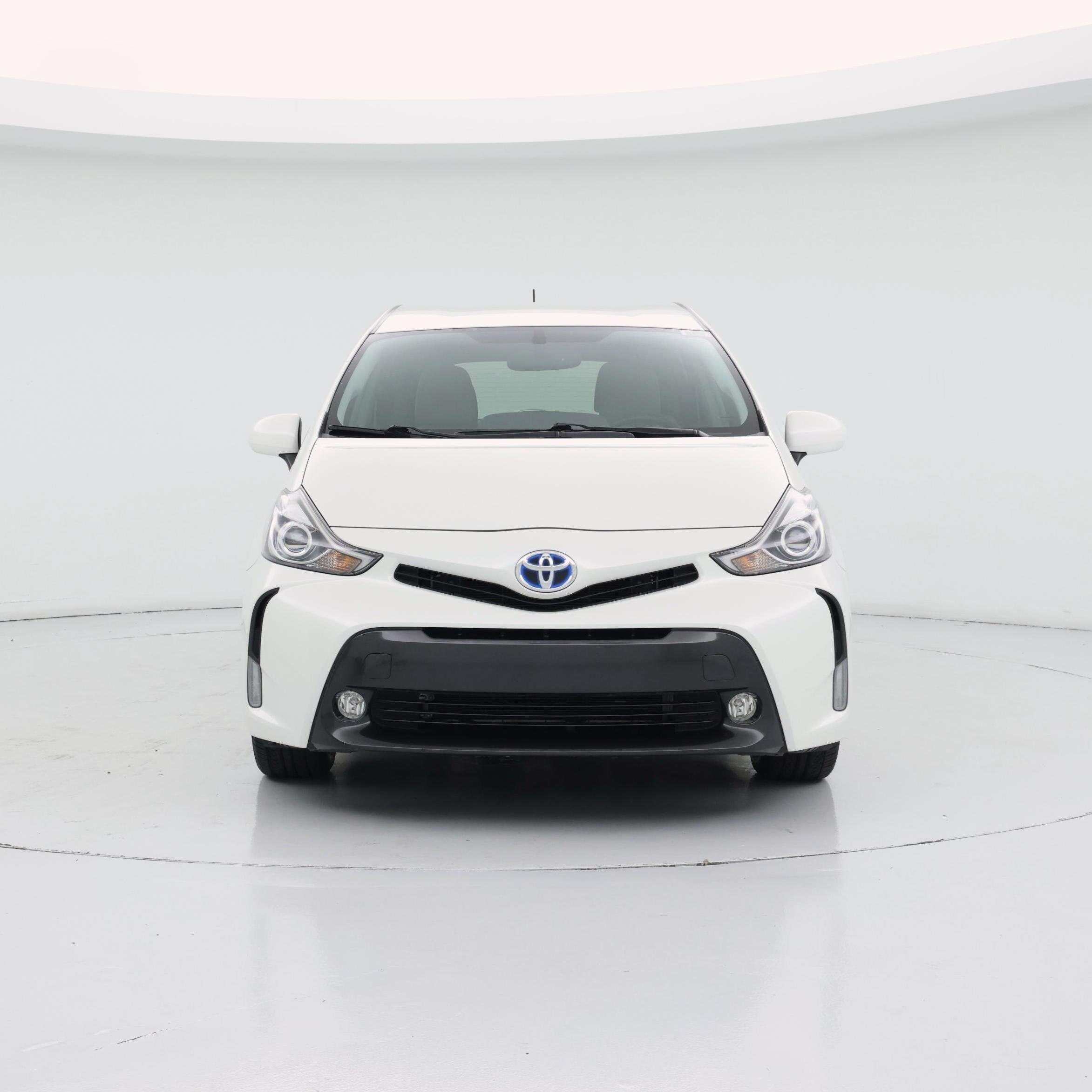 Thumbnail: 2017 Toyota Prius v - 5