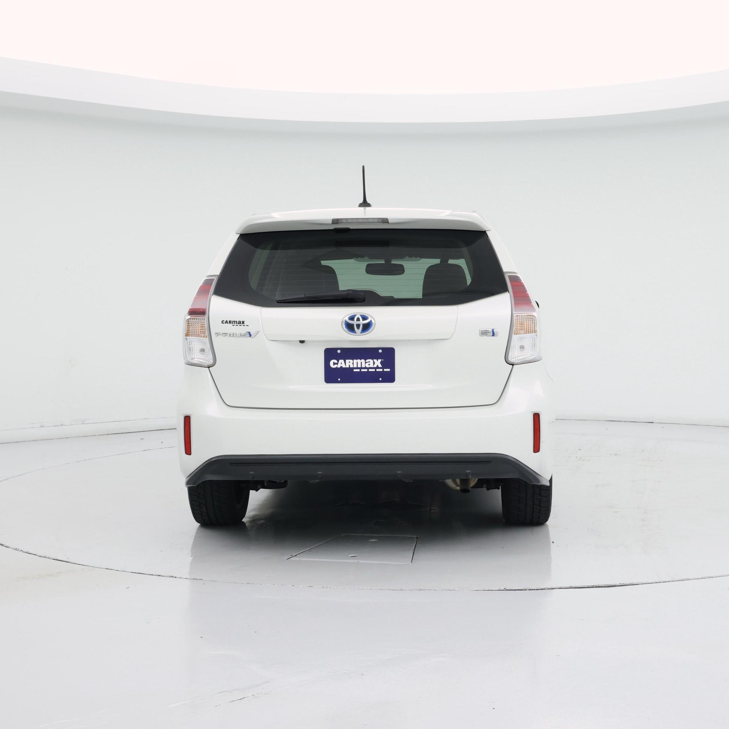 Thumbnail: 2017 Toyota Prius v - 6