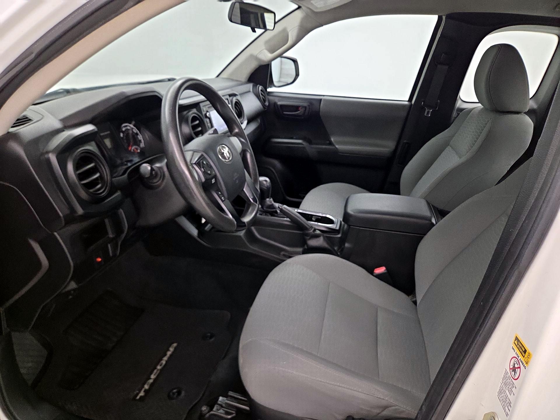 Thumbnail: 2016 Toyota Tacoma - 11
