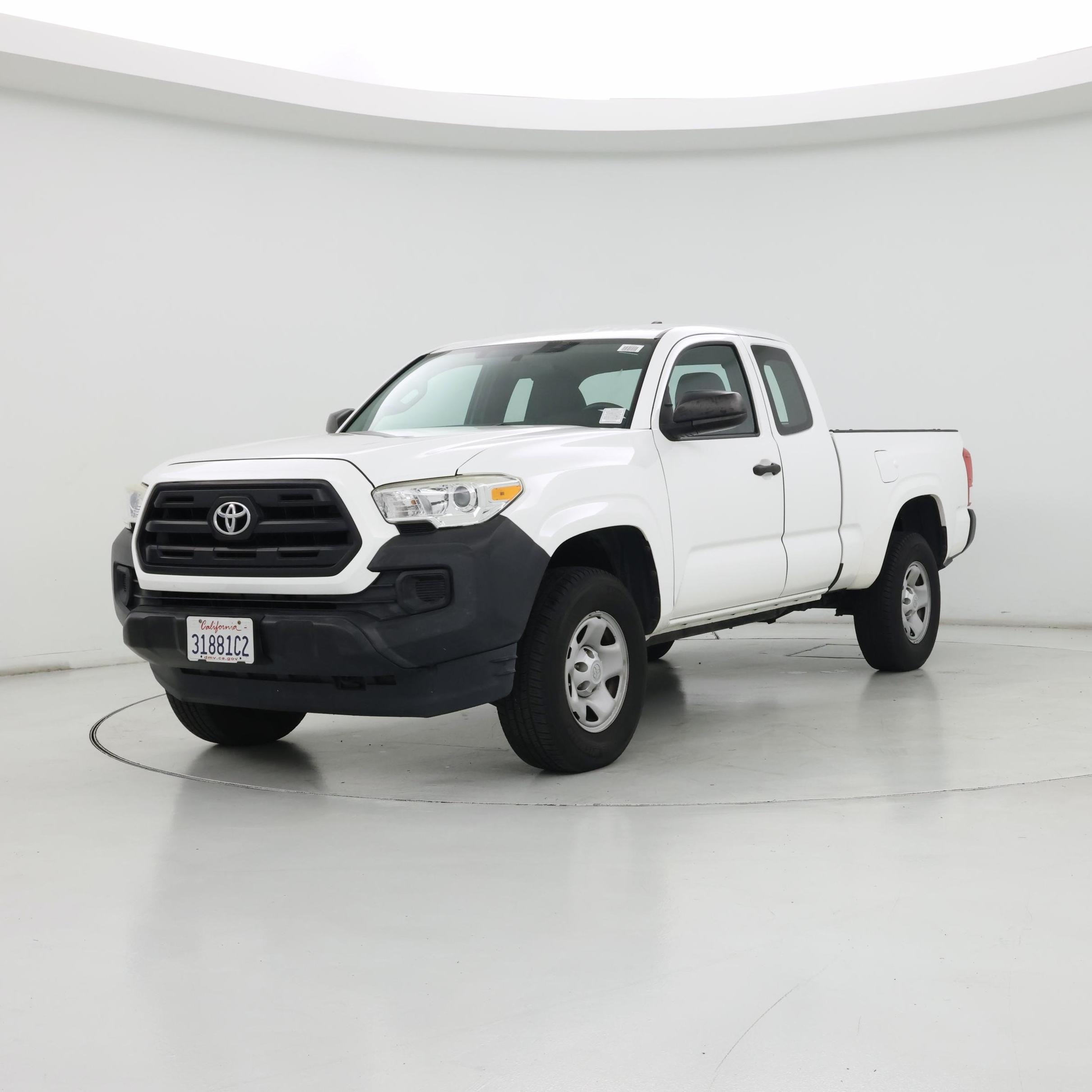 Thumbnail: 2016 Toyota Tacoma - 4