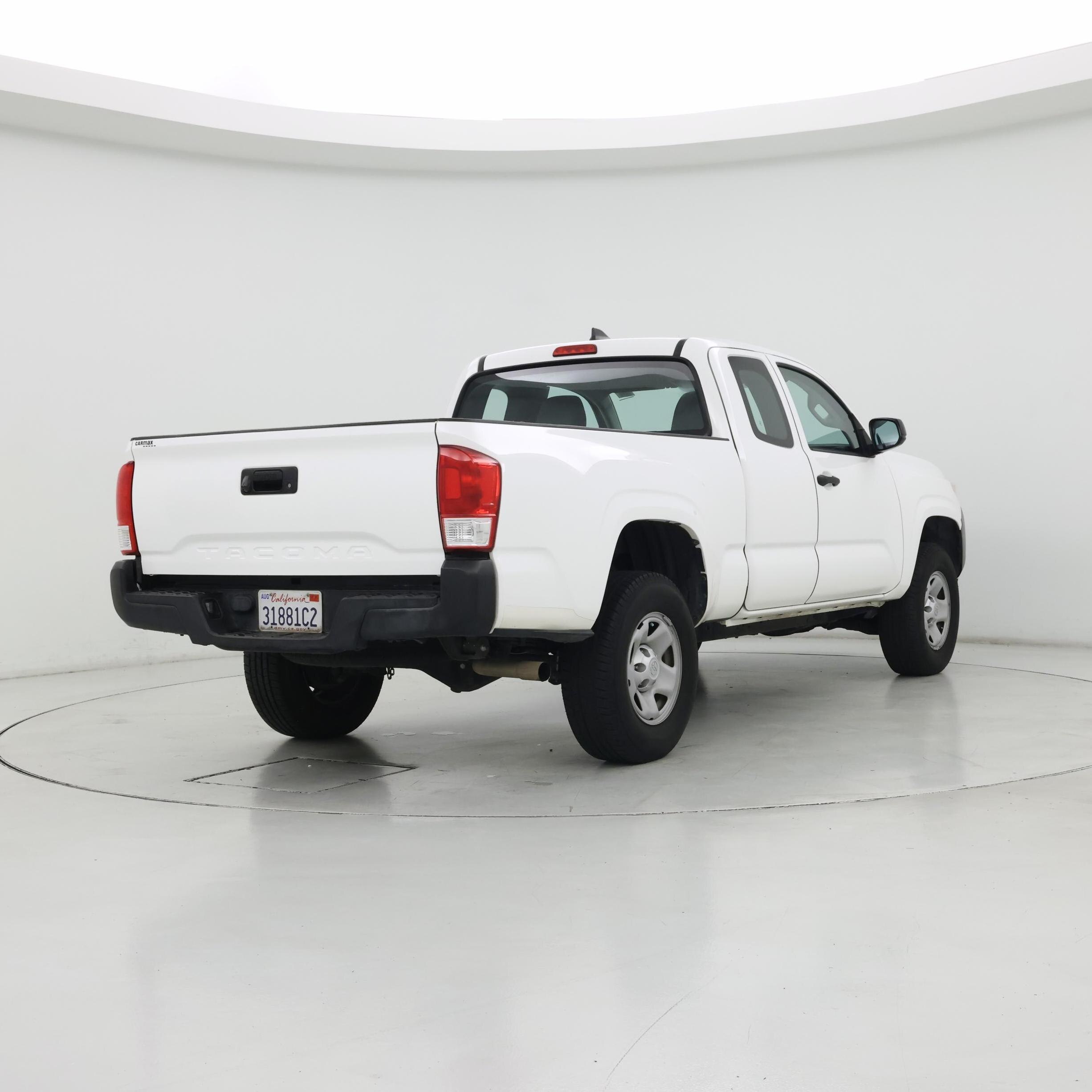 Thumbnail: 2016 Toyota Tacoma - 8