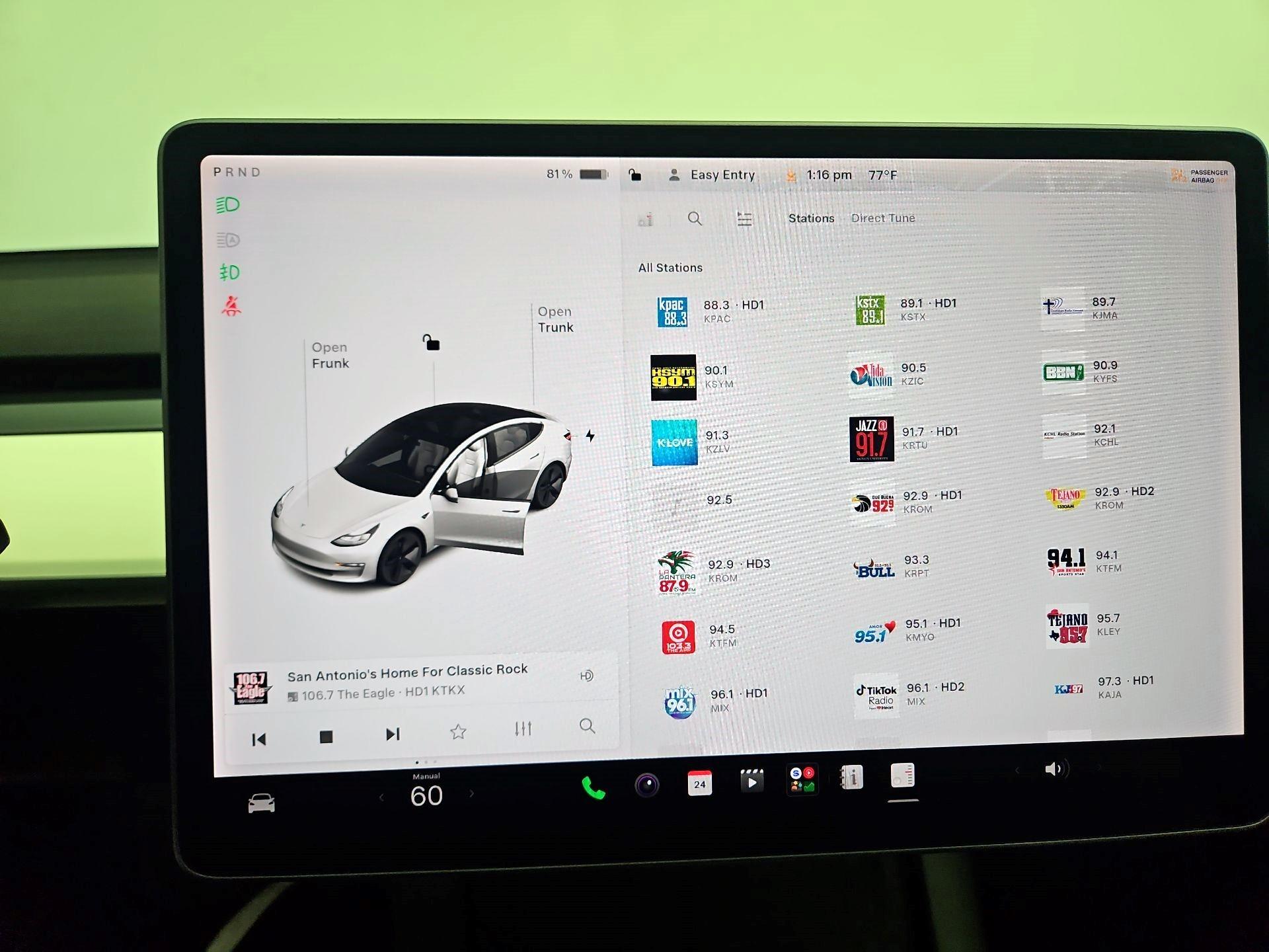 Thumbnail: 2022 Tesla Model 3 - 13
