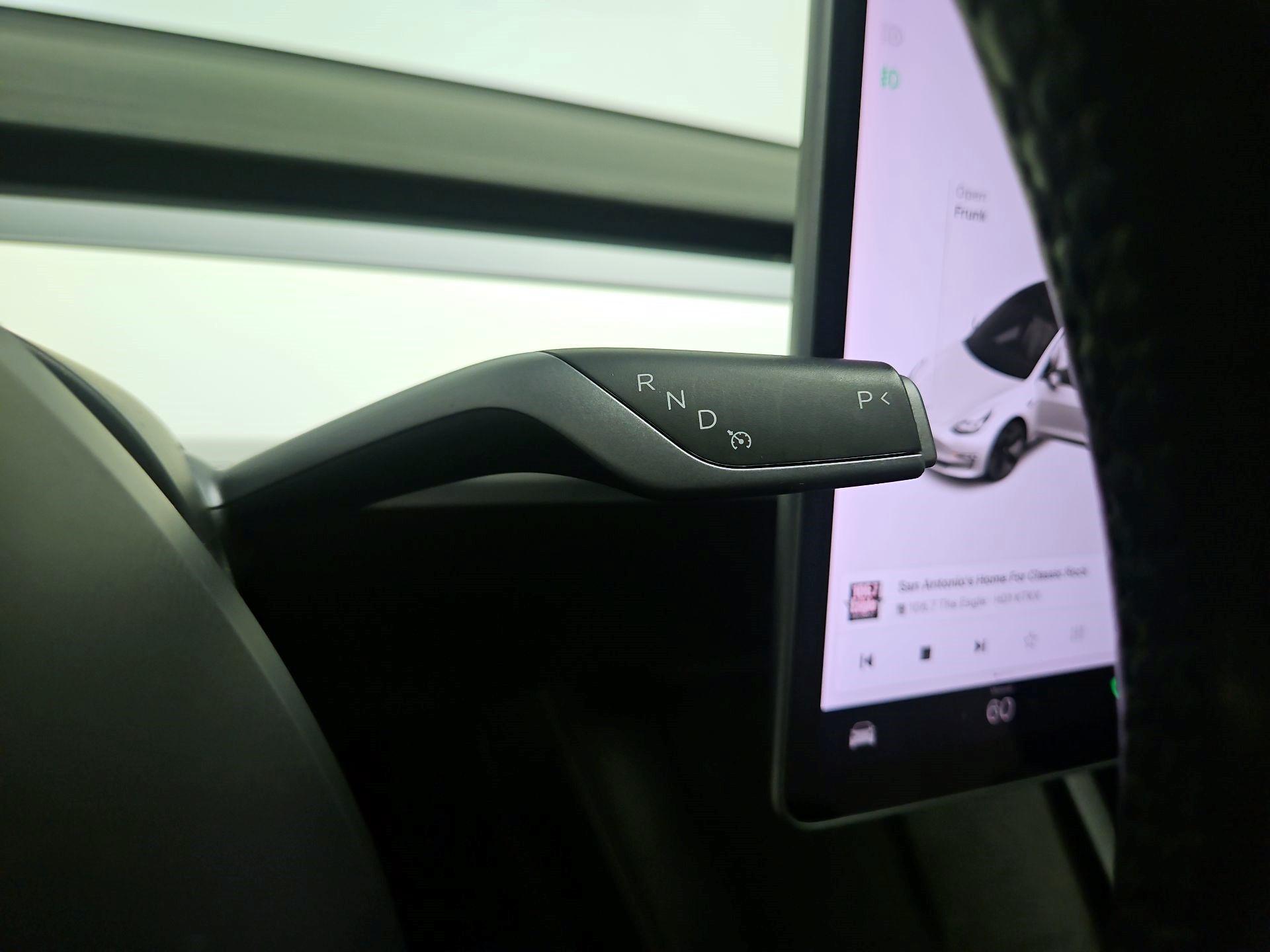 Thumbnail: 2022 Tesla Model 3 - 15