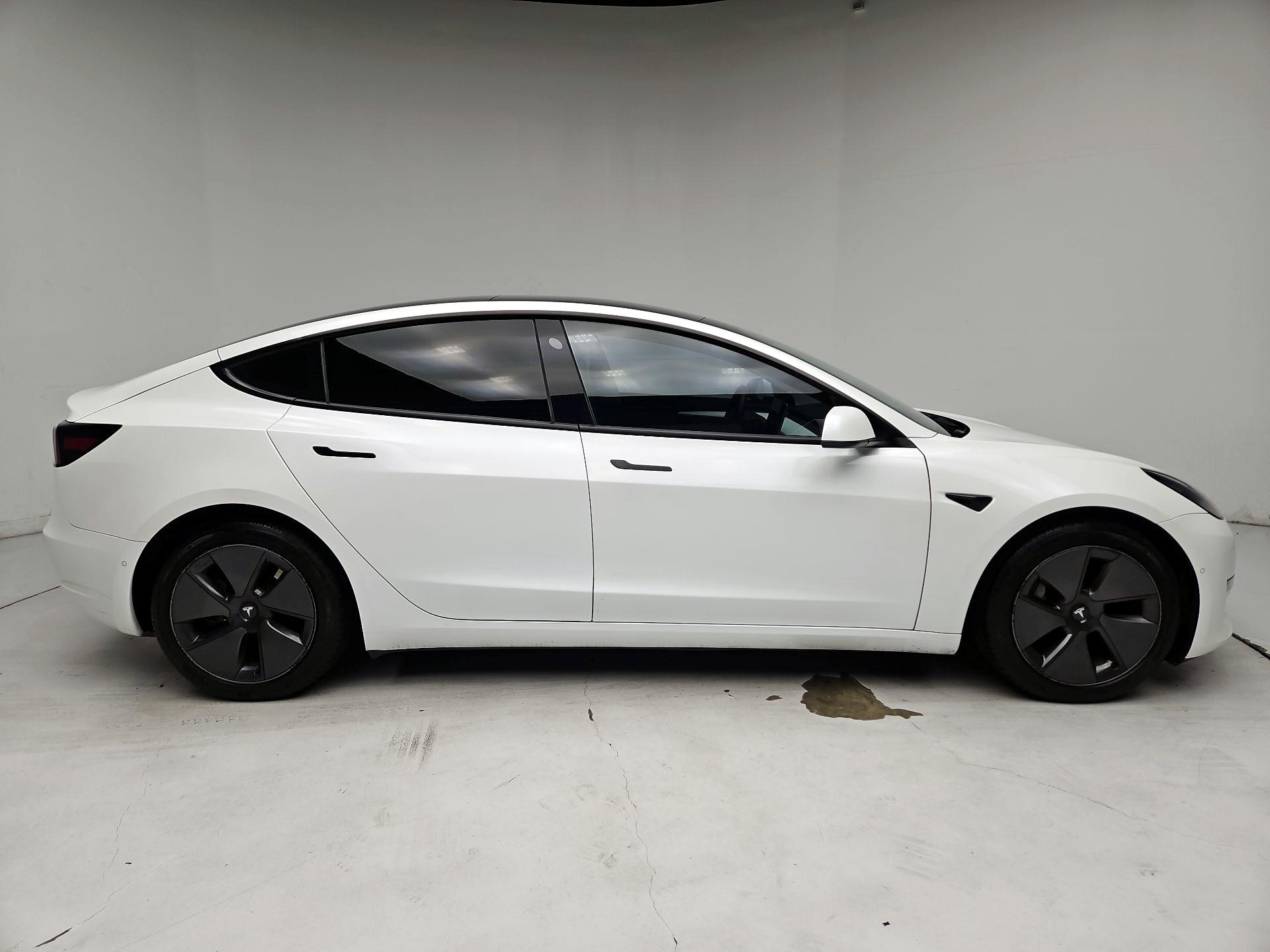 Thumbnail: 2022 Tesla Model 3 - 4