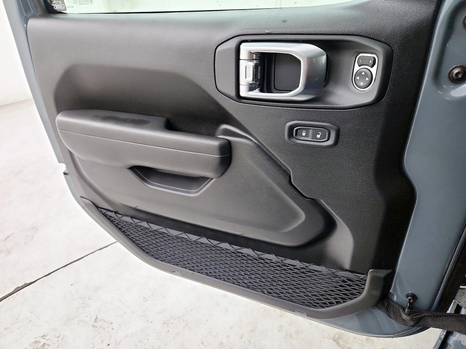 2025 Jeep Wrangler 4-Door Rubicon - Photo 13