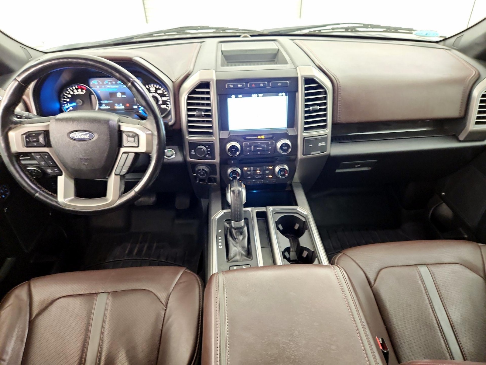 2017 Ford F-150 Platinum - Photo 10