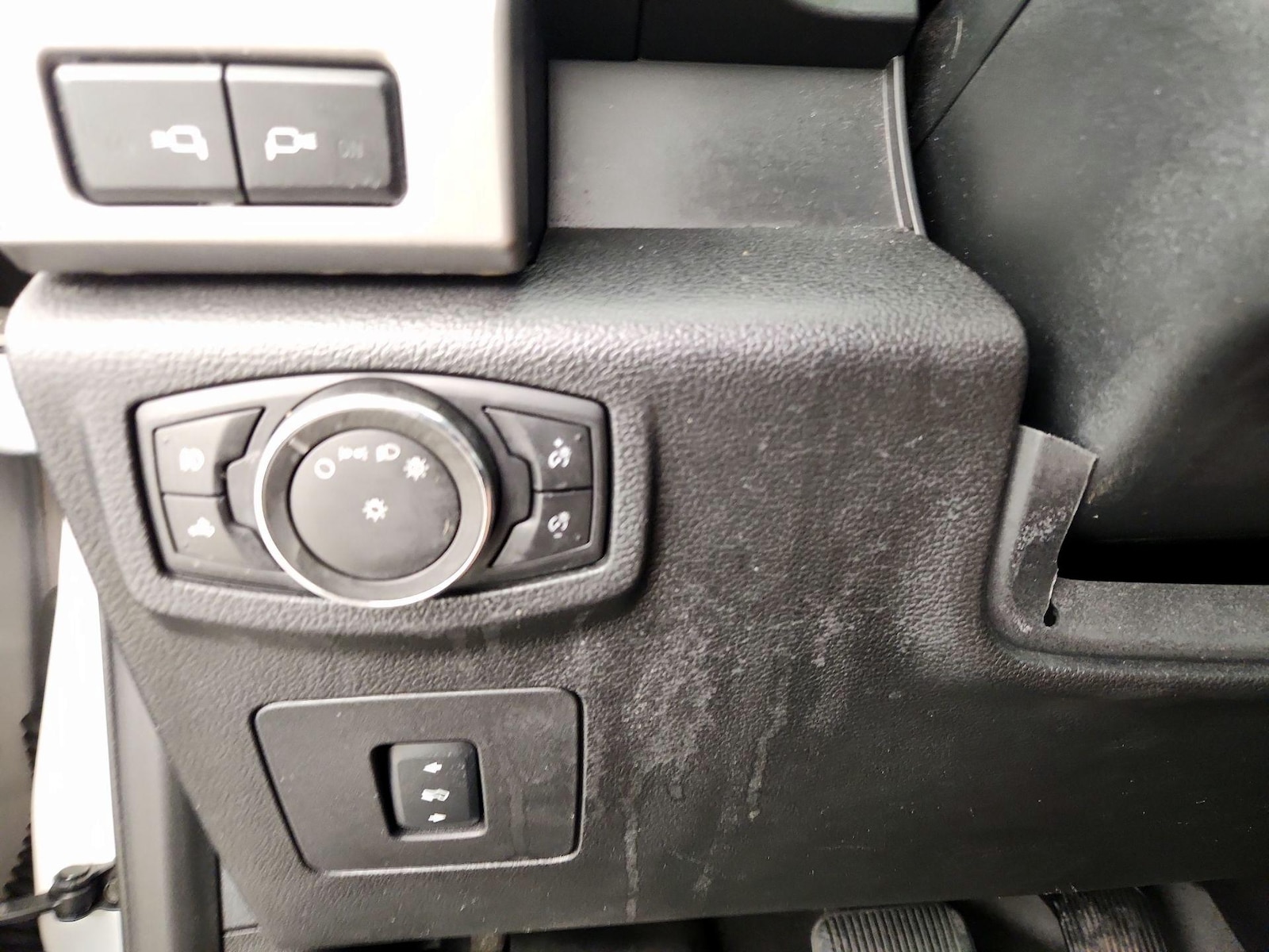 2017 Ford F-150 Platinum - Photo 14