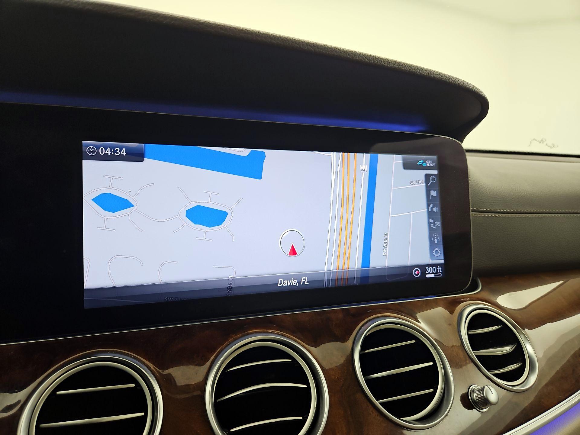 Thumbnail: 2020 Mercedes-Benz E-Class - 14