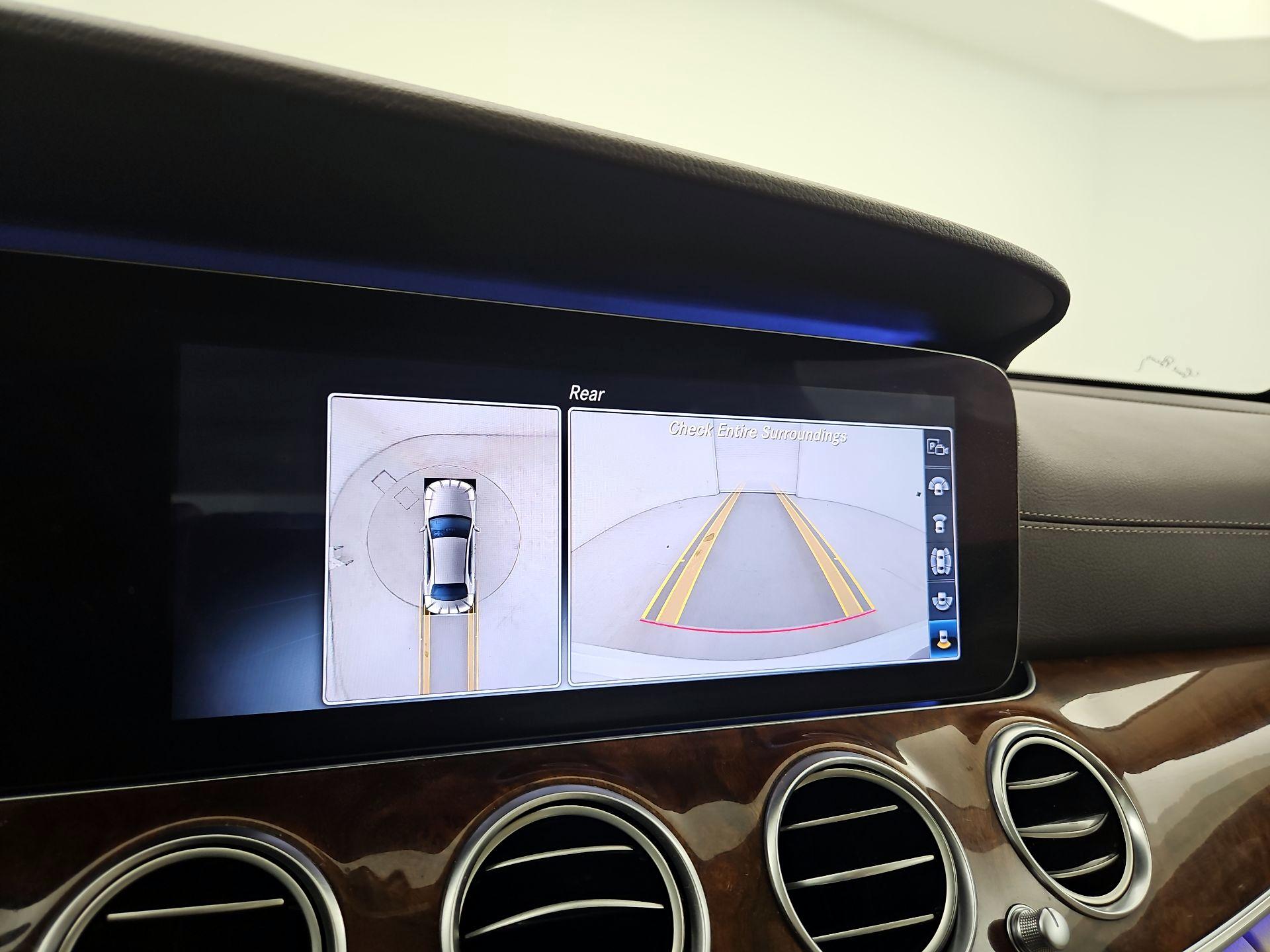 Thumbnail: 2020 Mercedes-Benz E-Class - 15