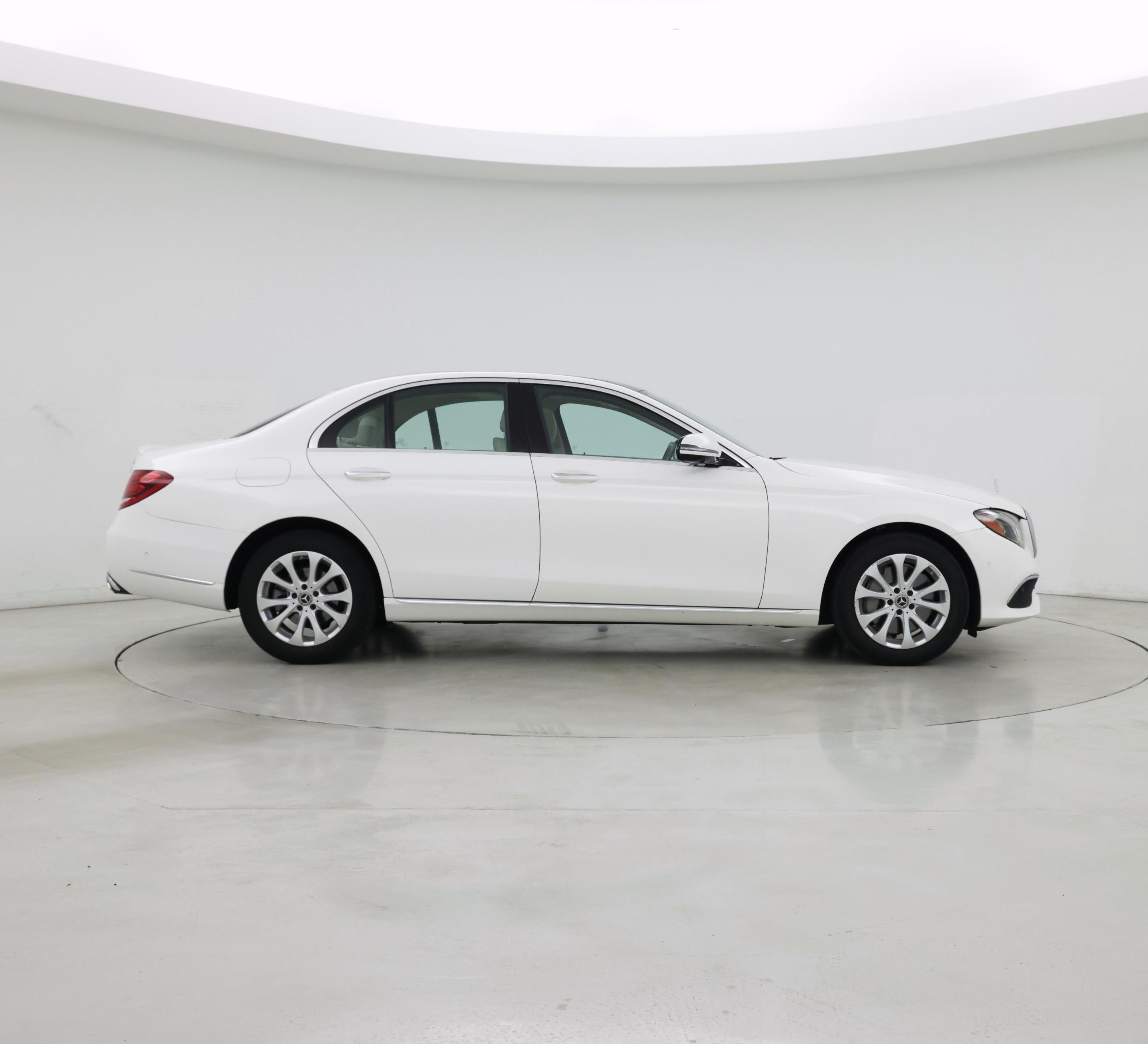 Thumbnail: 2020 Mercedes-Benz E-Class - 7