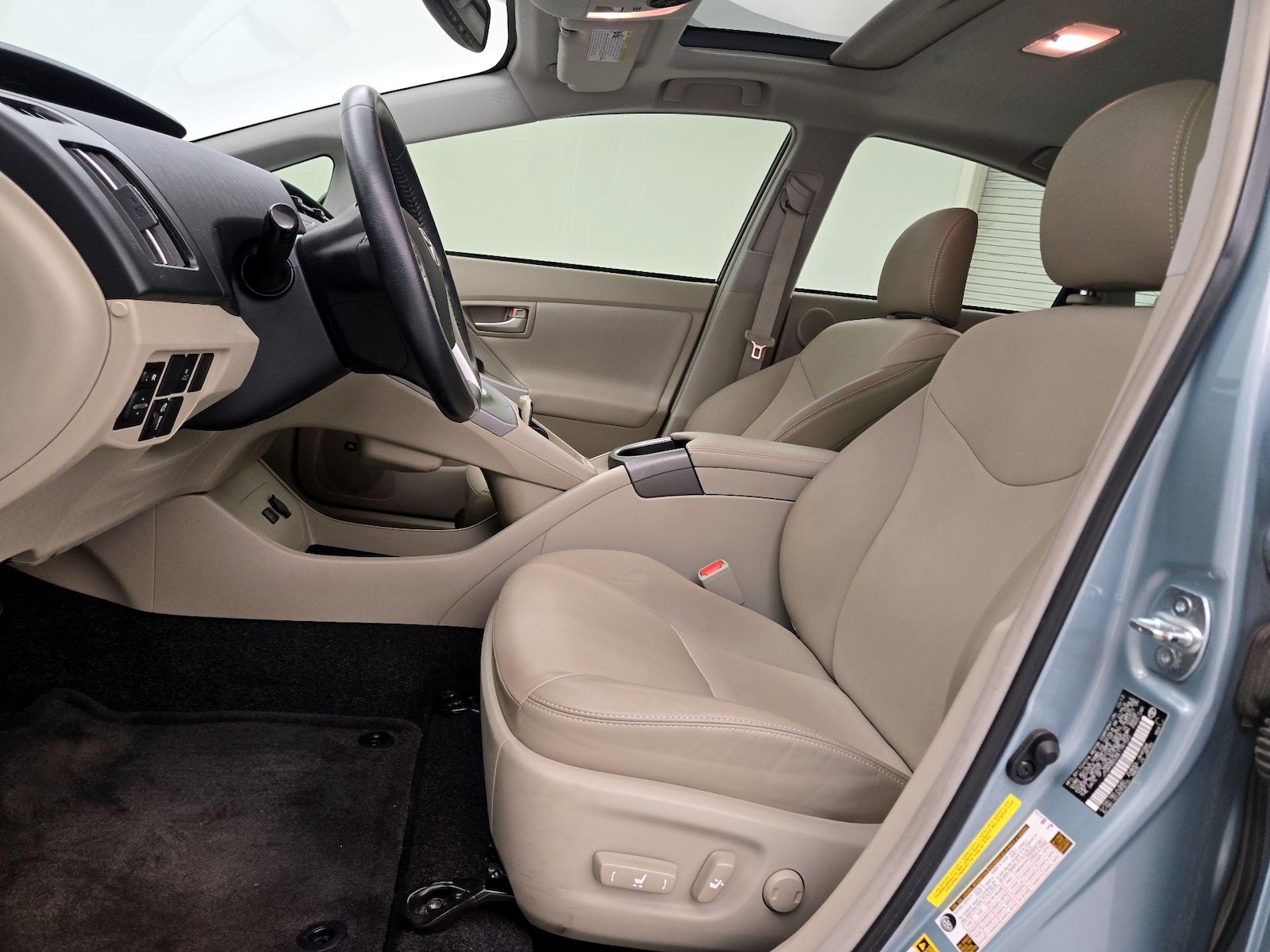 2014 Toyota Prius Four - Photo 12