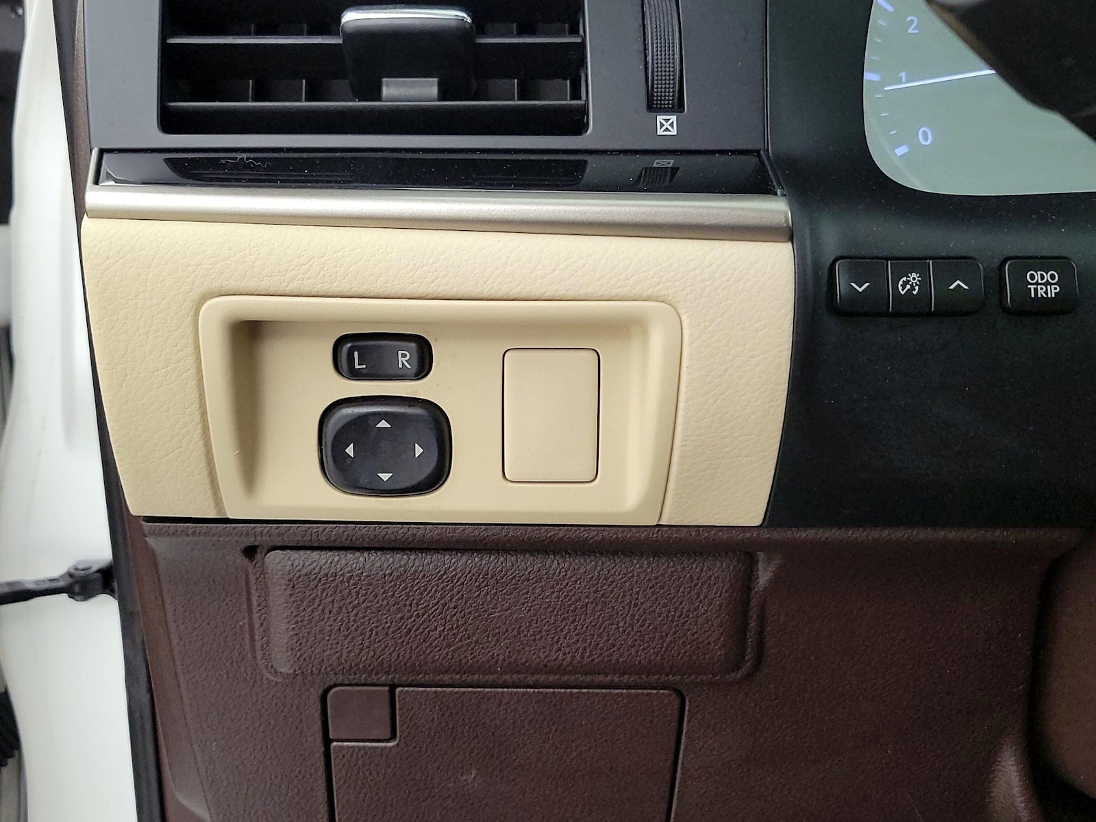 2016 Lexus ES 350 - Photo 14