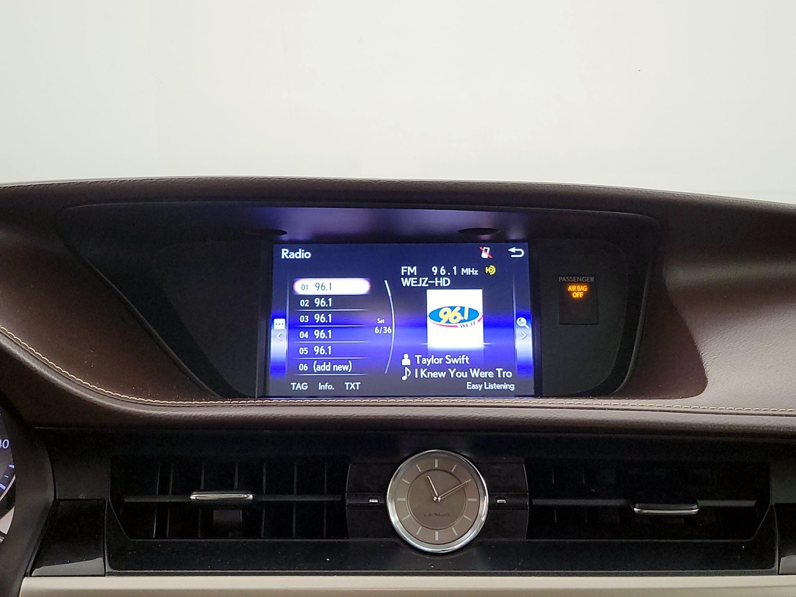 2016 Lexus ES 350 - Photo 16