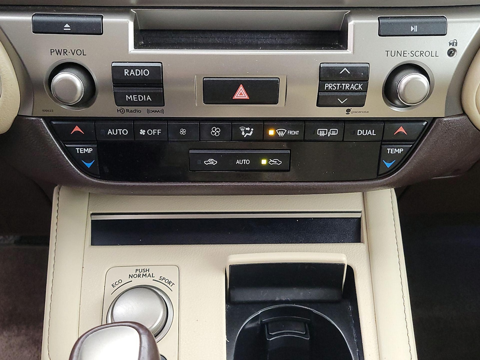 2016 Lexus ES 350 - Photo 17