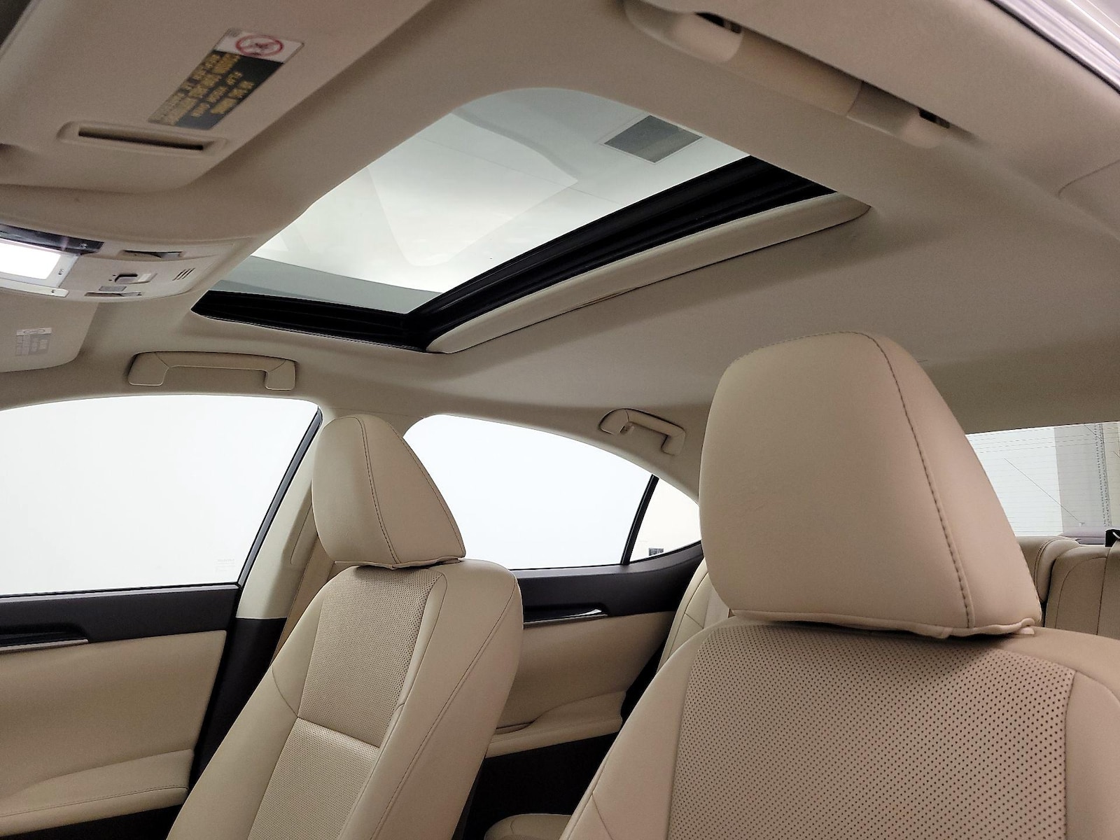 2016 Lexus ES 350 - Photo 20