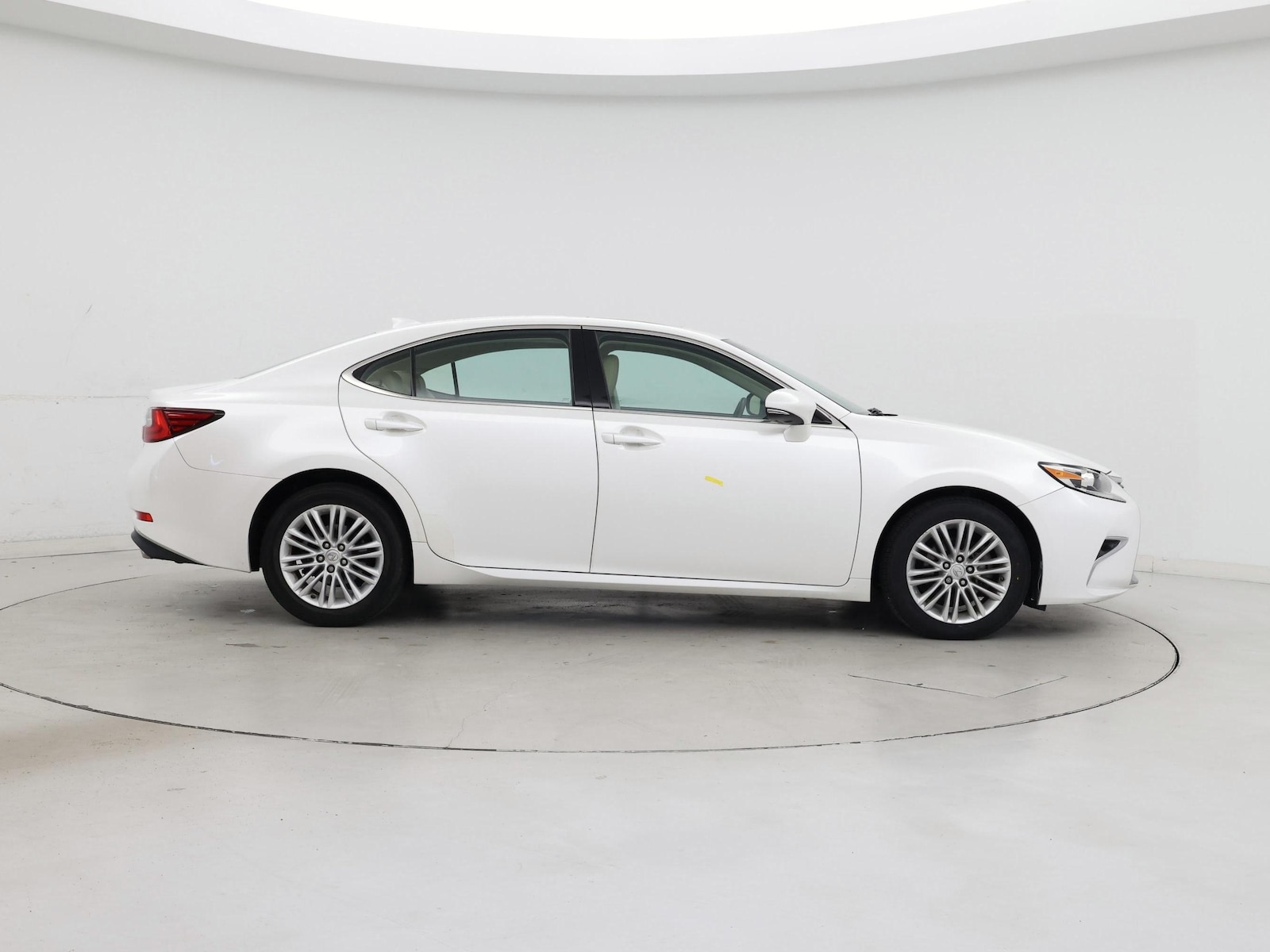 2016 Lexus ES 350 - Photo 8