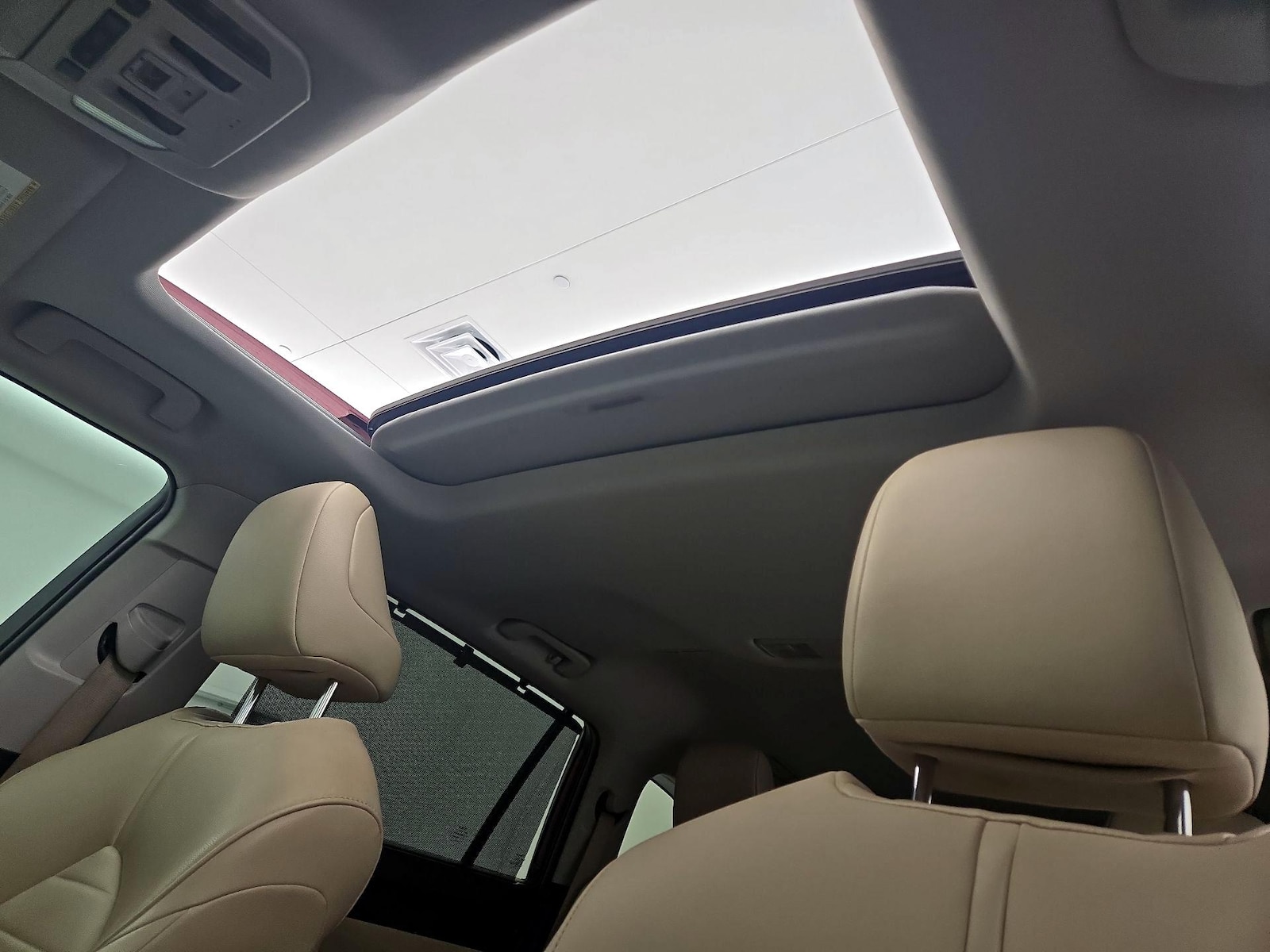 Sunroof(s) & Overhead Airbags