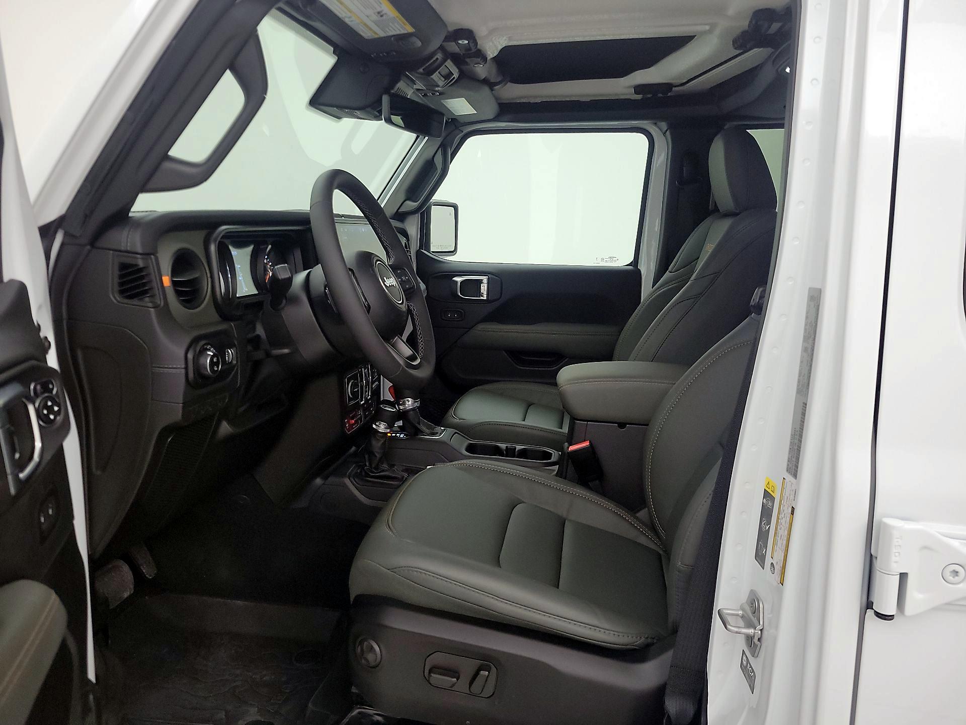 Thumbnail: 2025 Jeep Gladiator - 11