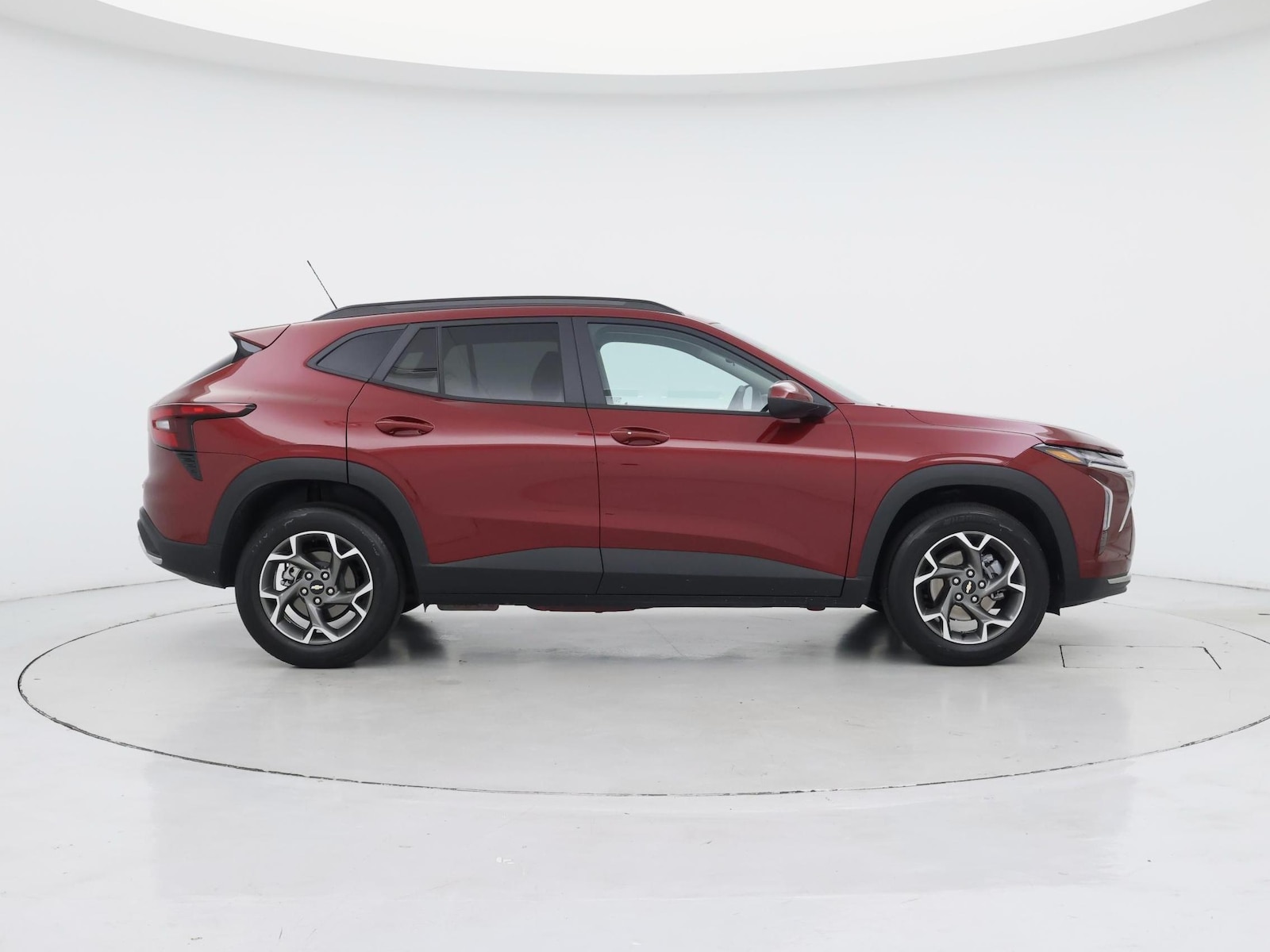 2025 Chevrolet Trax LT - Photo 8