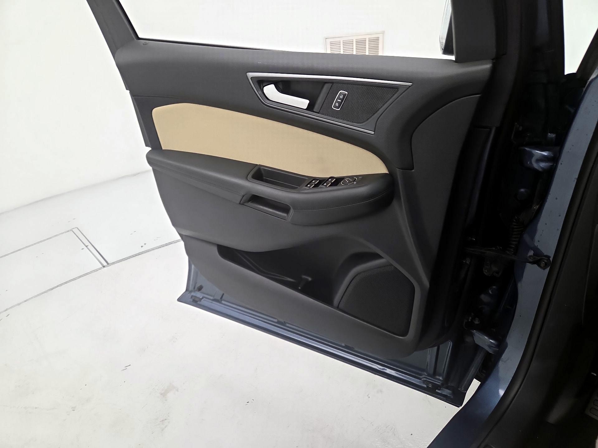 Thumbnail: 2019 Ford Edge - 12