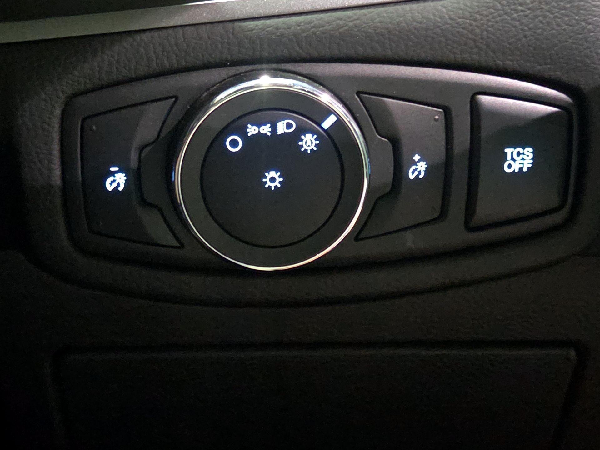 Thumbnail: 2019 Ford Edge - 13
