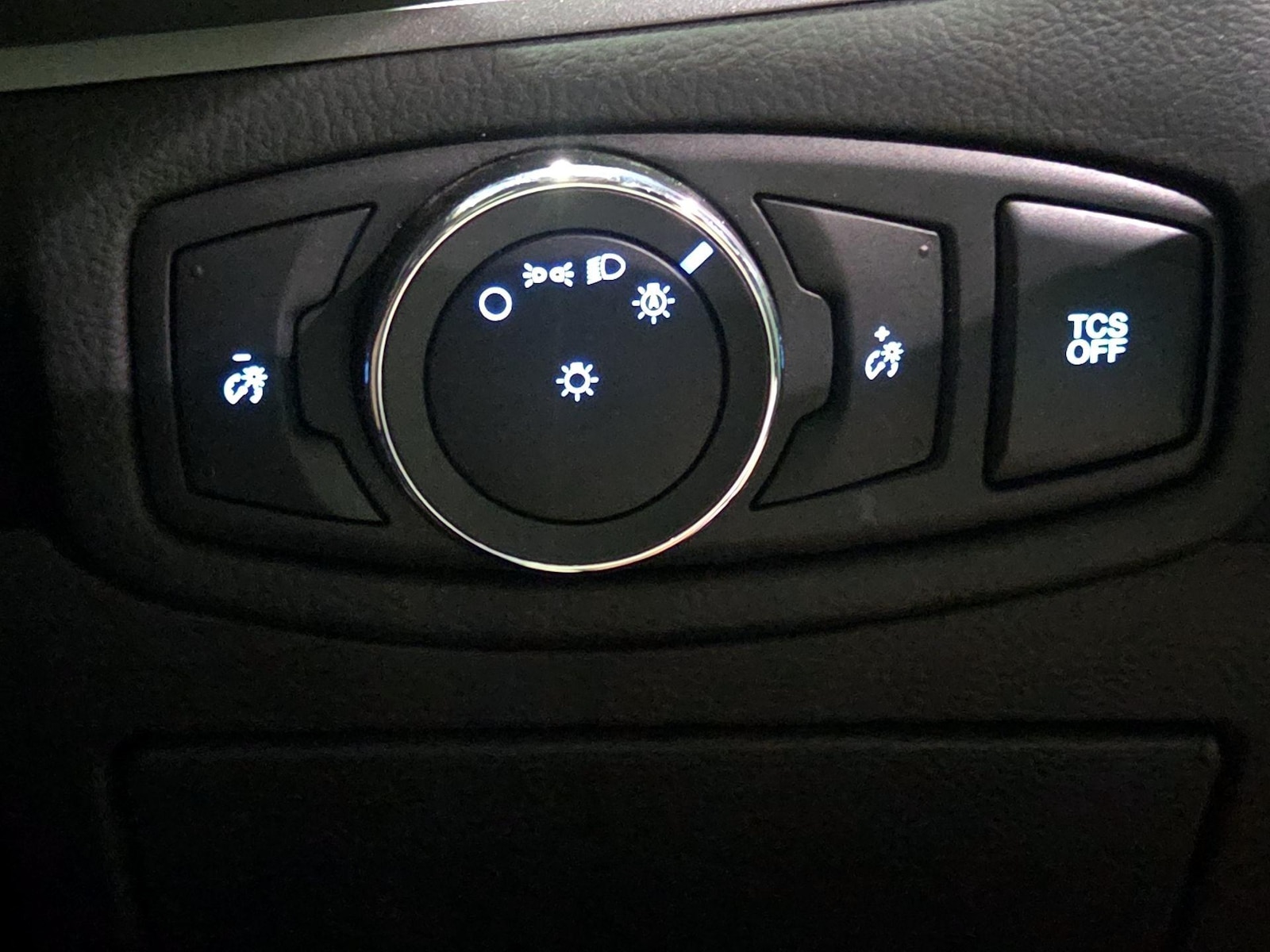 2019 Ford Edge SE - Photo 14