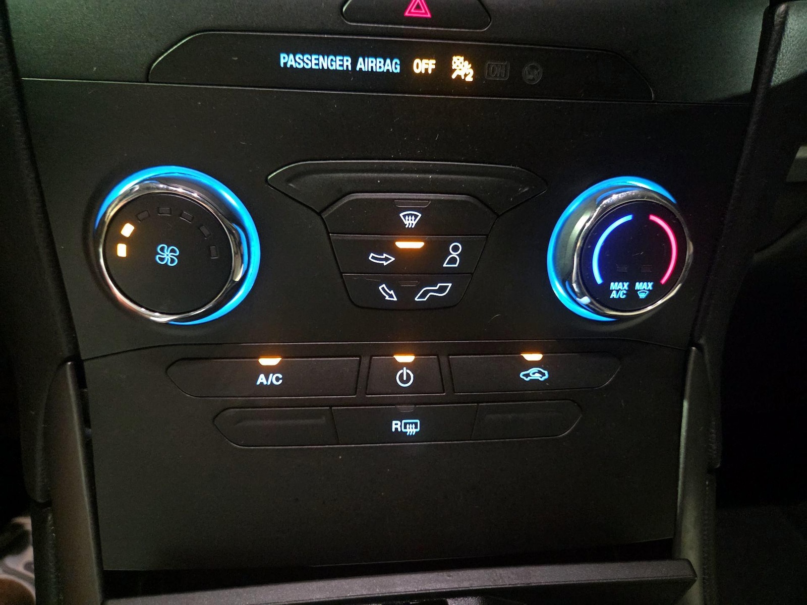 2019 Ford Edge SE - Photo 17