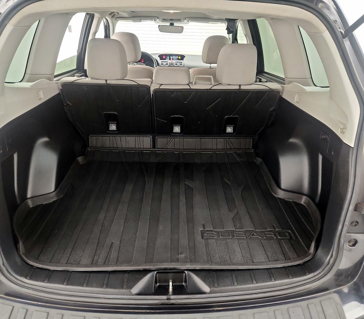Trunk/Cargo (Seats Up)