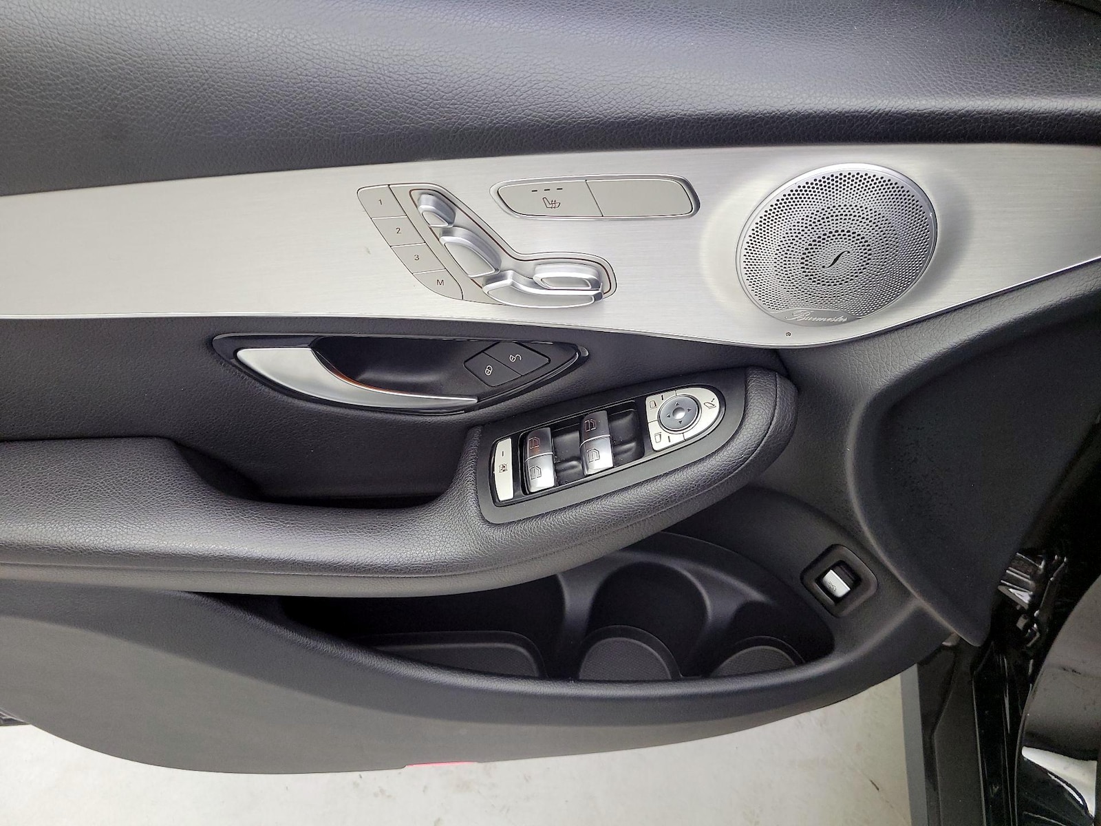 2019 Mercedes-Benz GLC GLC300 - Photo 13