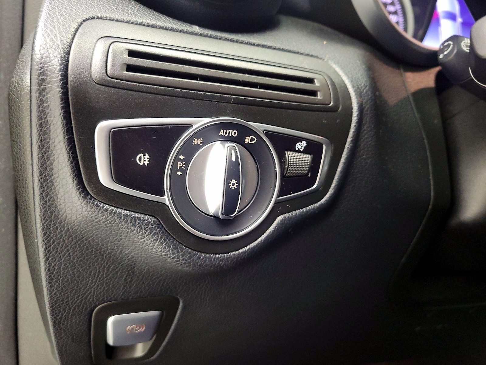 2019 Mercedes-Benz GLC GLC300 - Photo 14