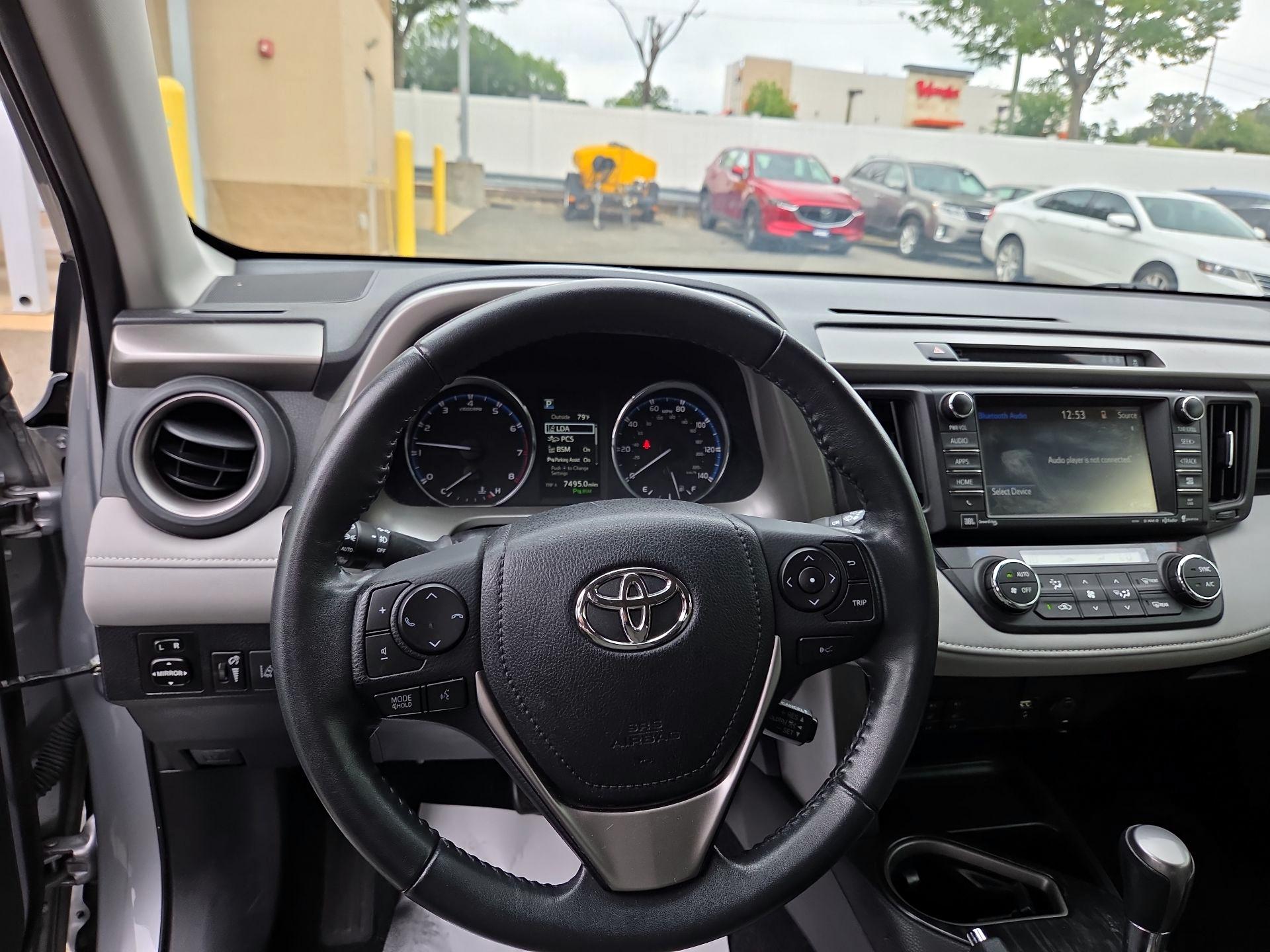 Thumbnail: 2017 Toyota RAV4 - 10